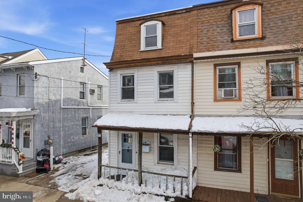 Photo of 523 Swain Street, BRISTOL, PA 19007 (MLS # PABU2115098)