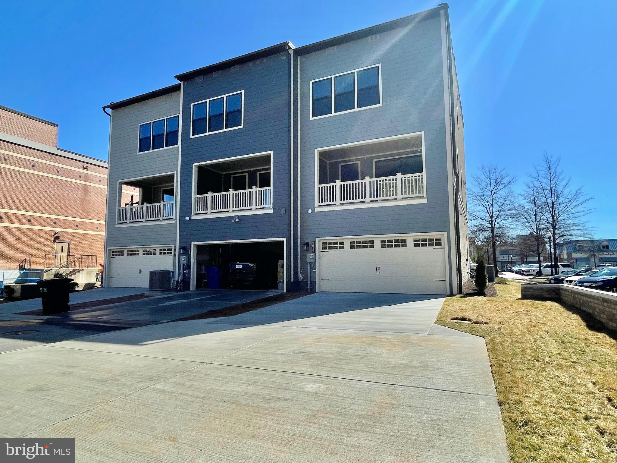 VILLAGES OF URBANA - Residential Lease