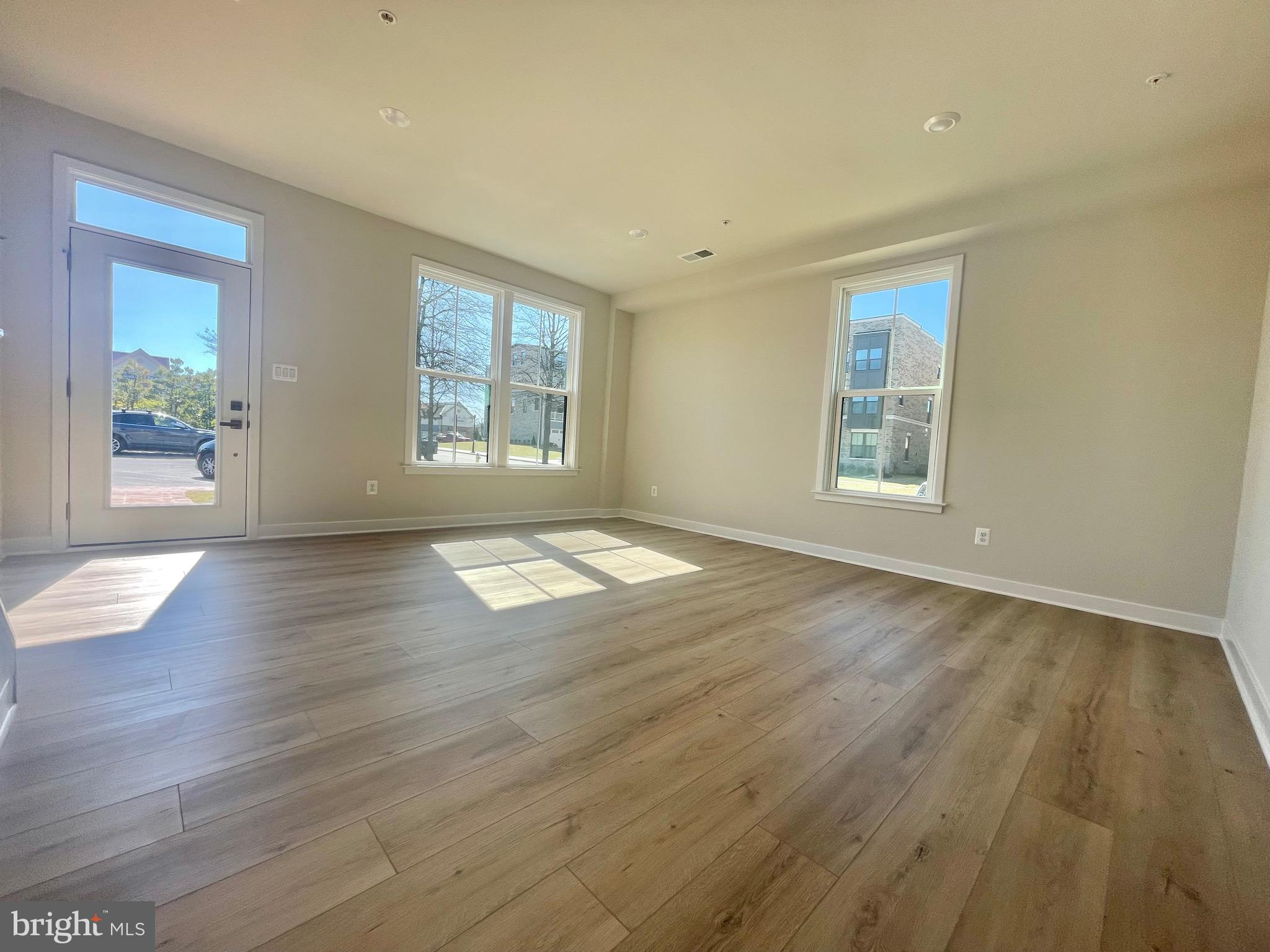 VILLAGES OF URBANA - Residential Lease