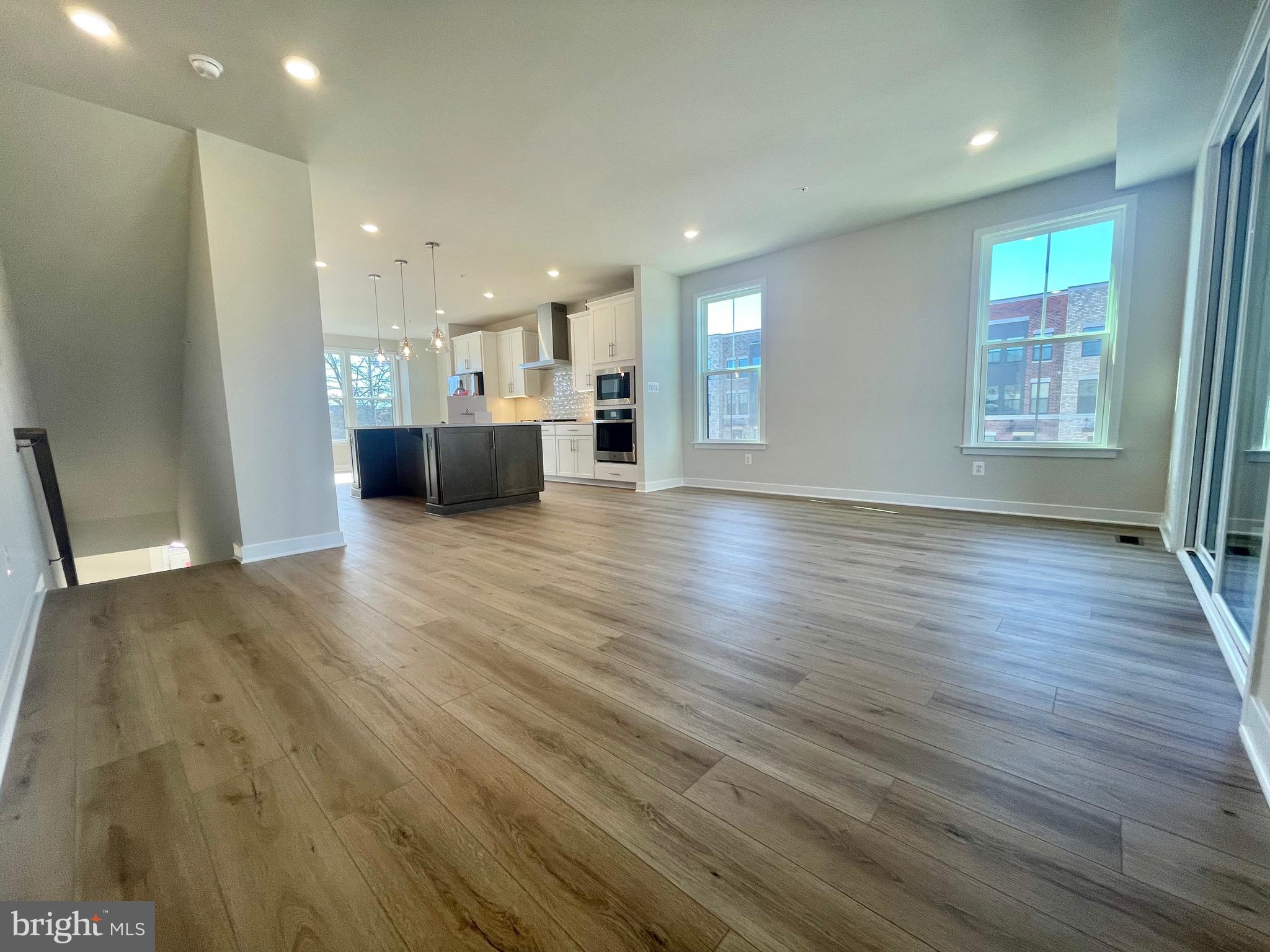 VILLAGES OF URBANA - Residential Lease