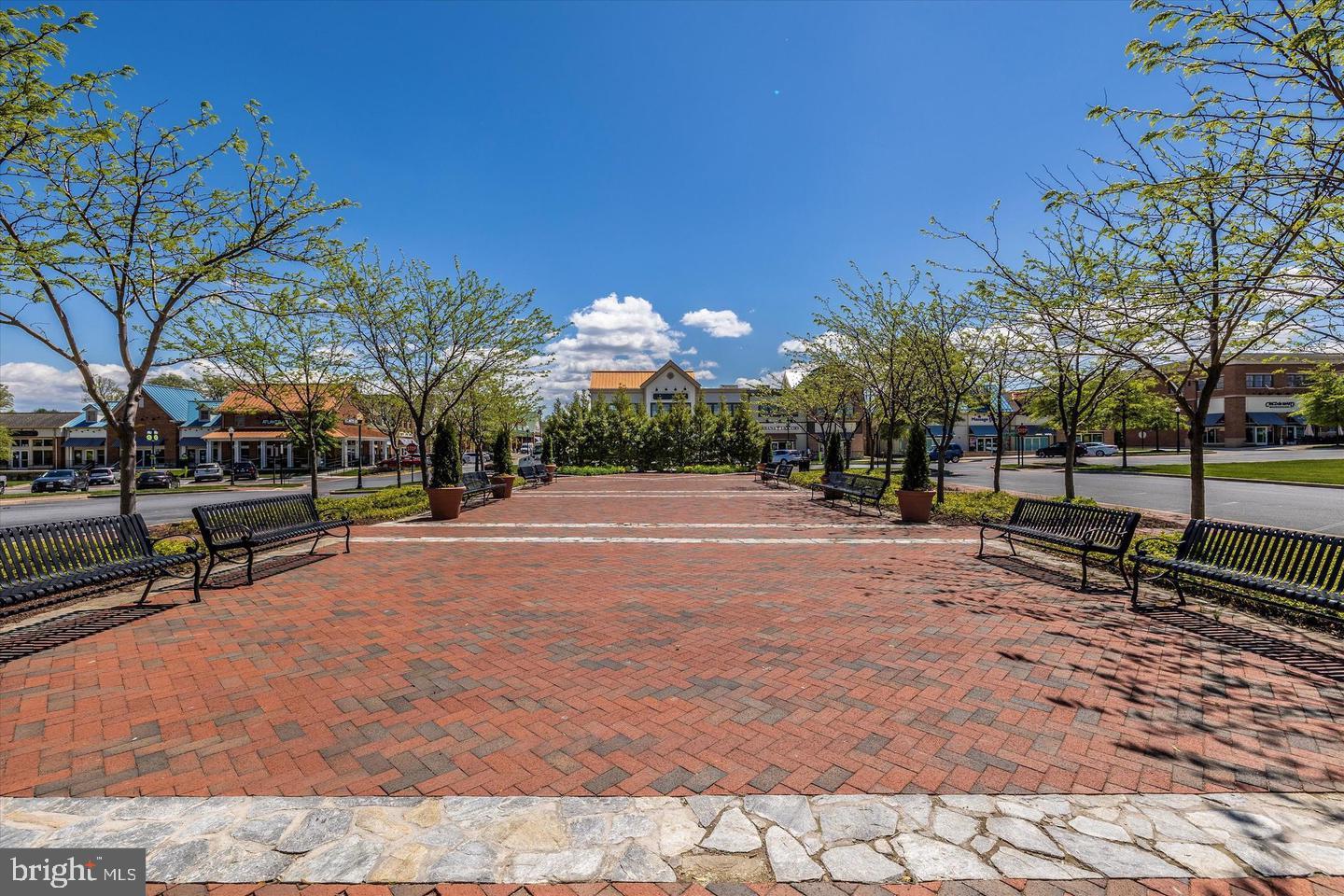 VILLAGES OF URBANA - Residential Lease