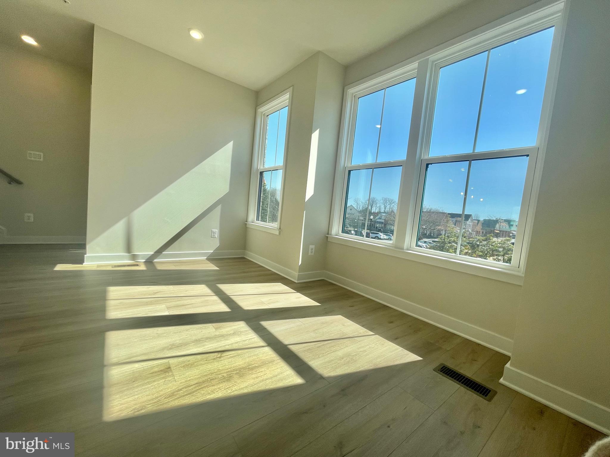 VILLAGES OF URBANA - Residential Lease