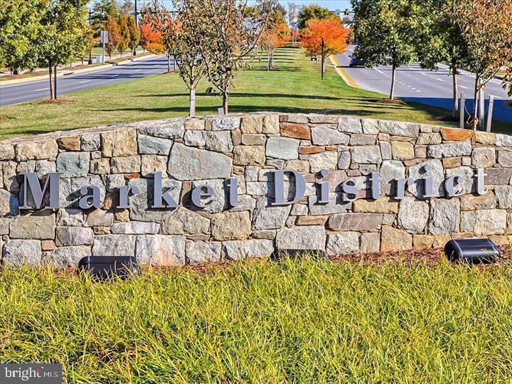 VILLAGES OF URBANA - Residential Lease