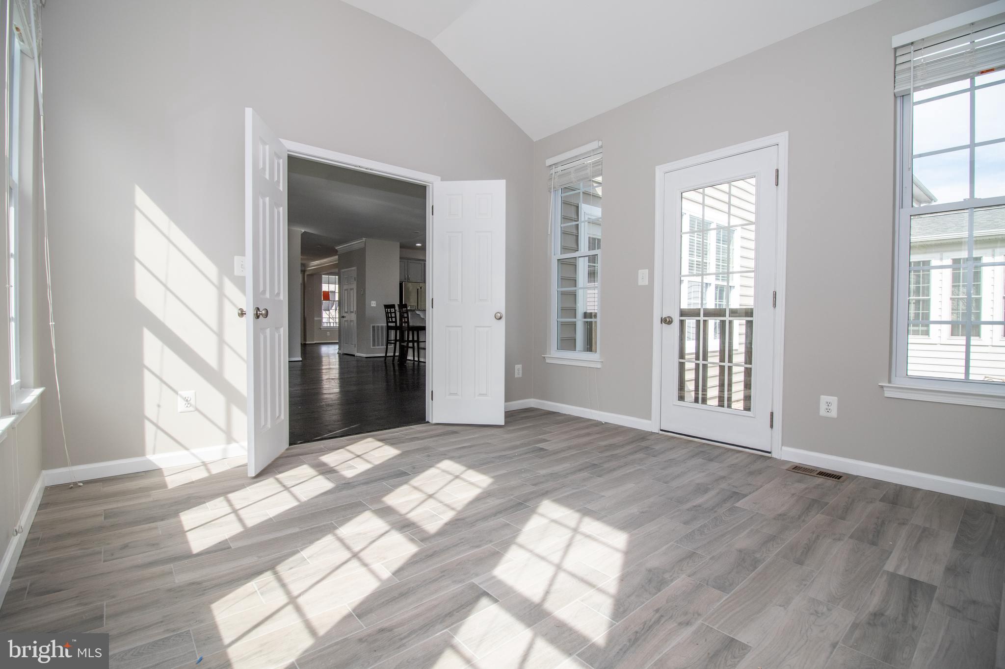 SOUTH RIDING - Residential