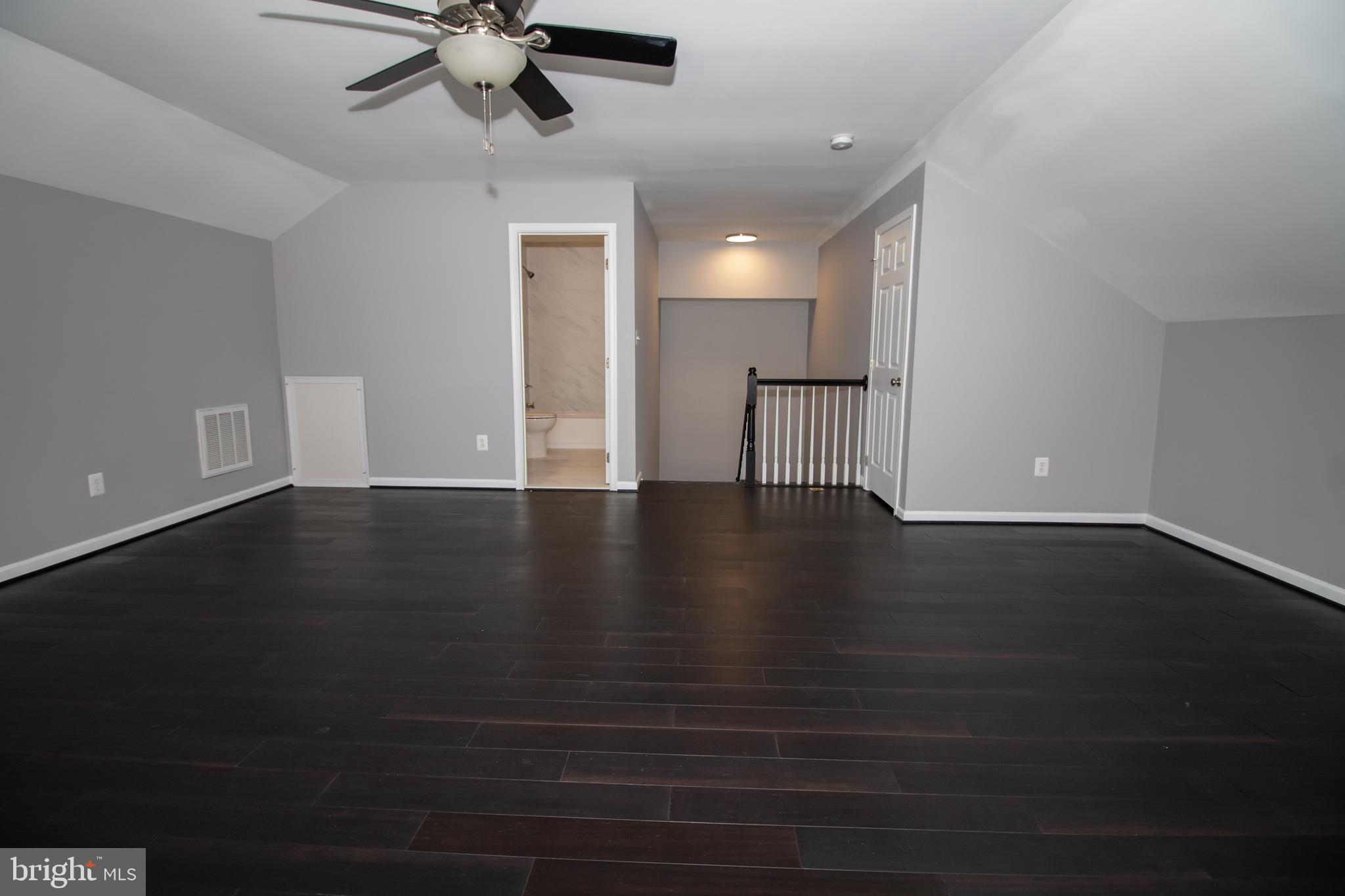 SOUTH RIDING - Residential