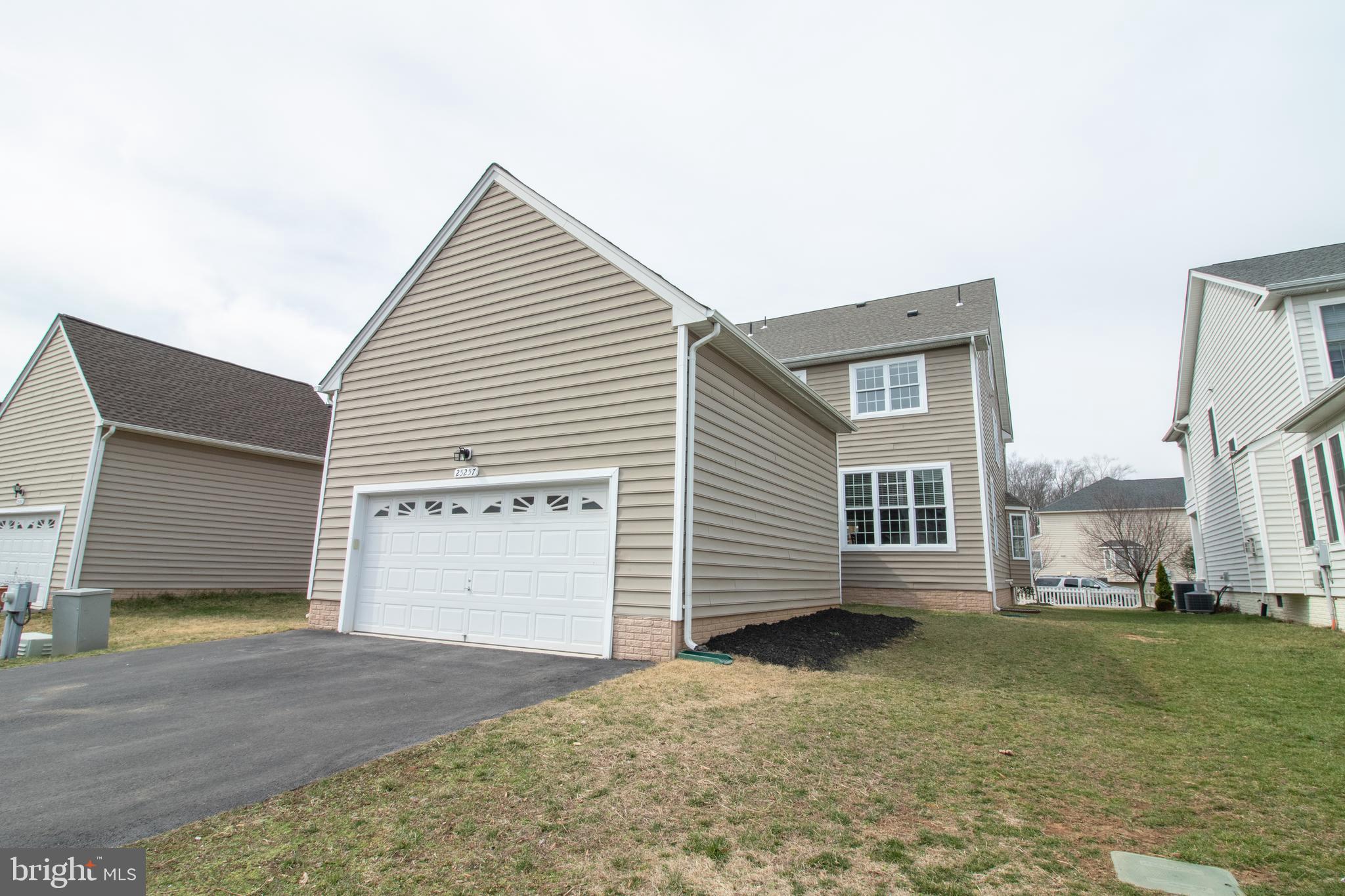 SOUTH RIDING - Residential