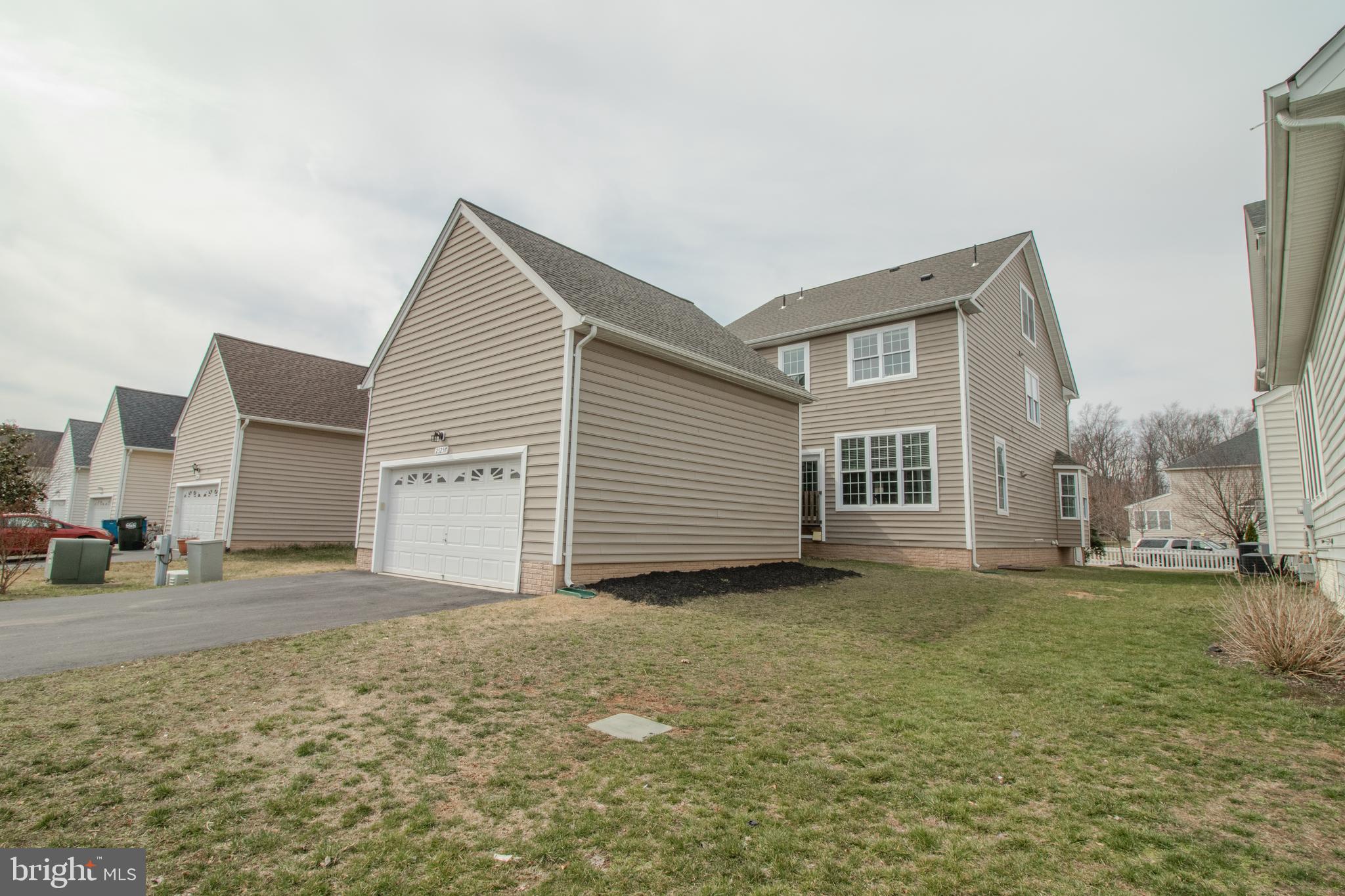 SOUTH RIDING - Residential