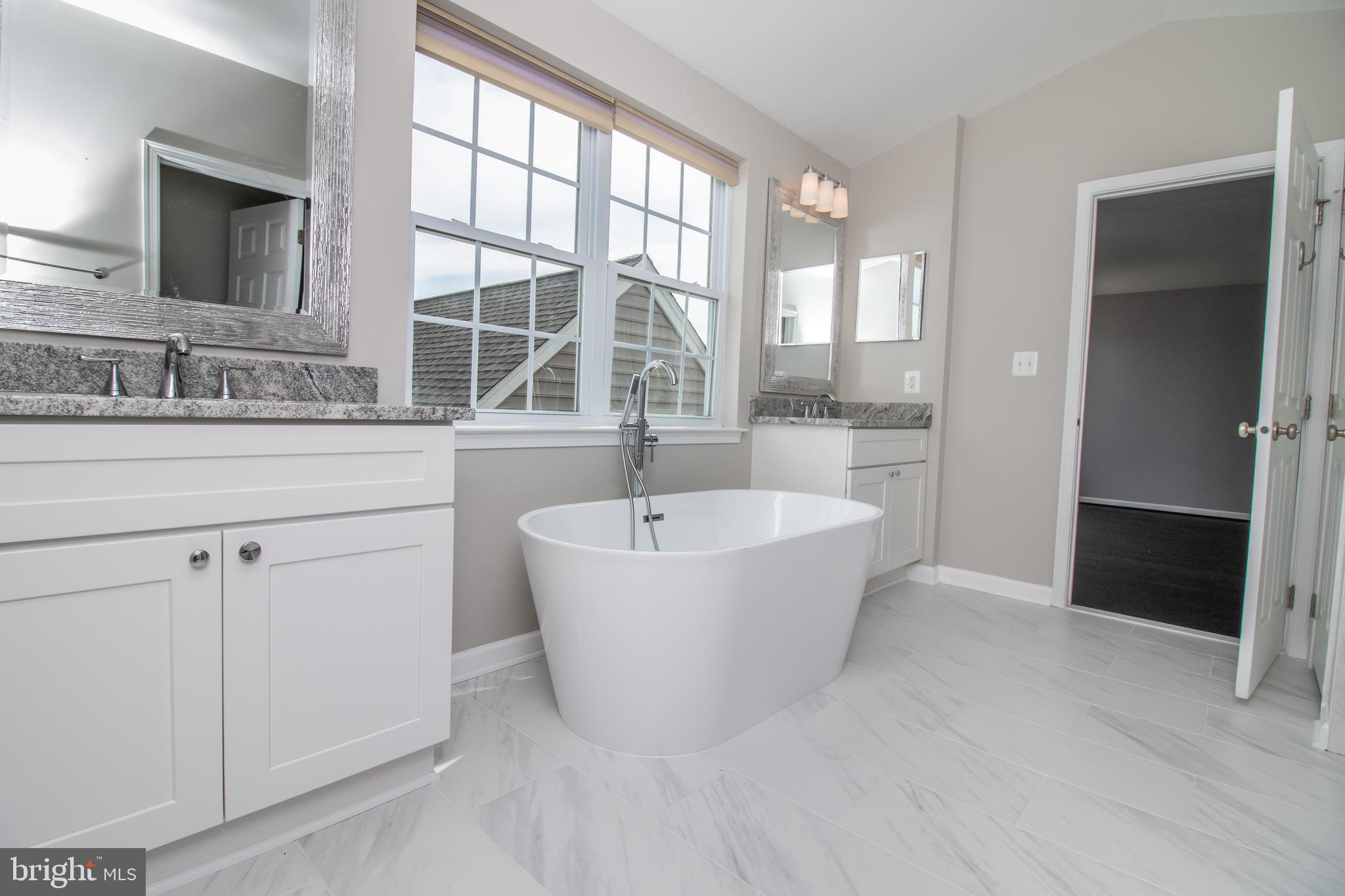 SOUTH RIDING - Residential