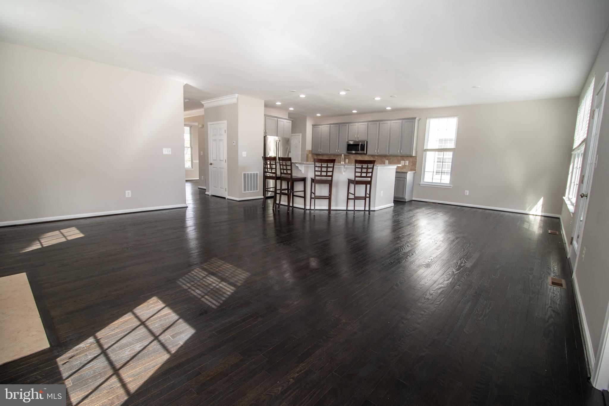 SOUTH RIDING - Residential