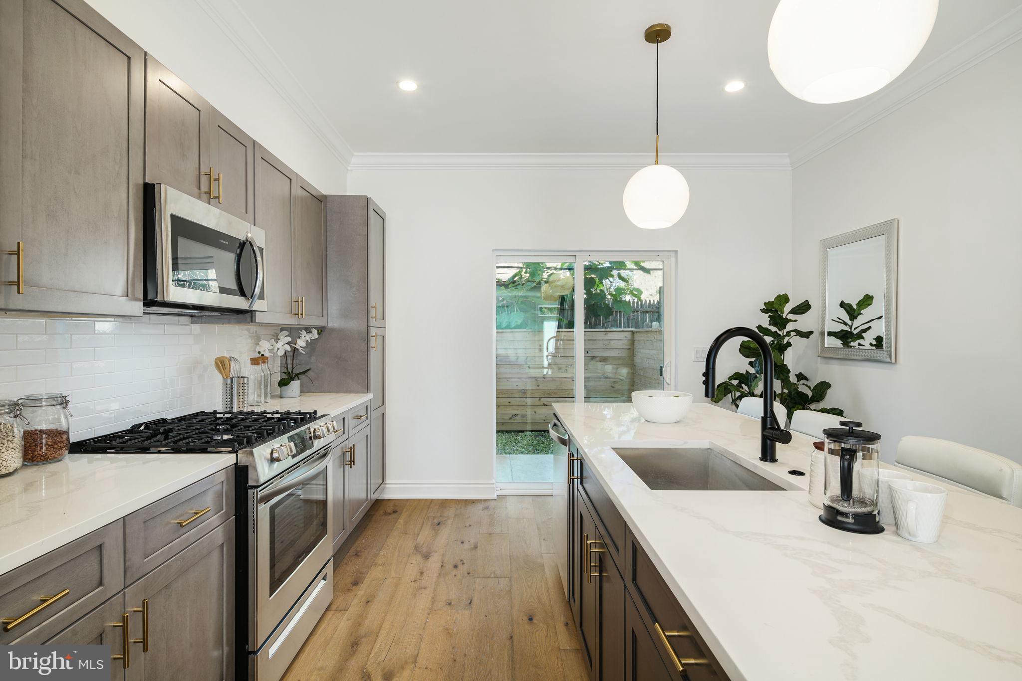 WEST KENSINGTON - Residential