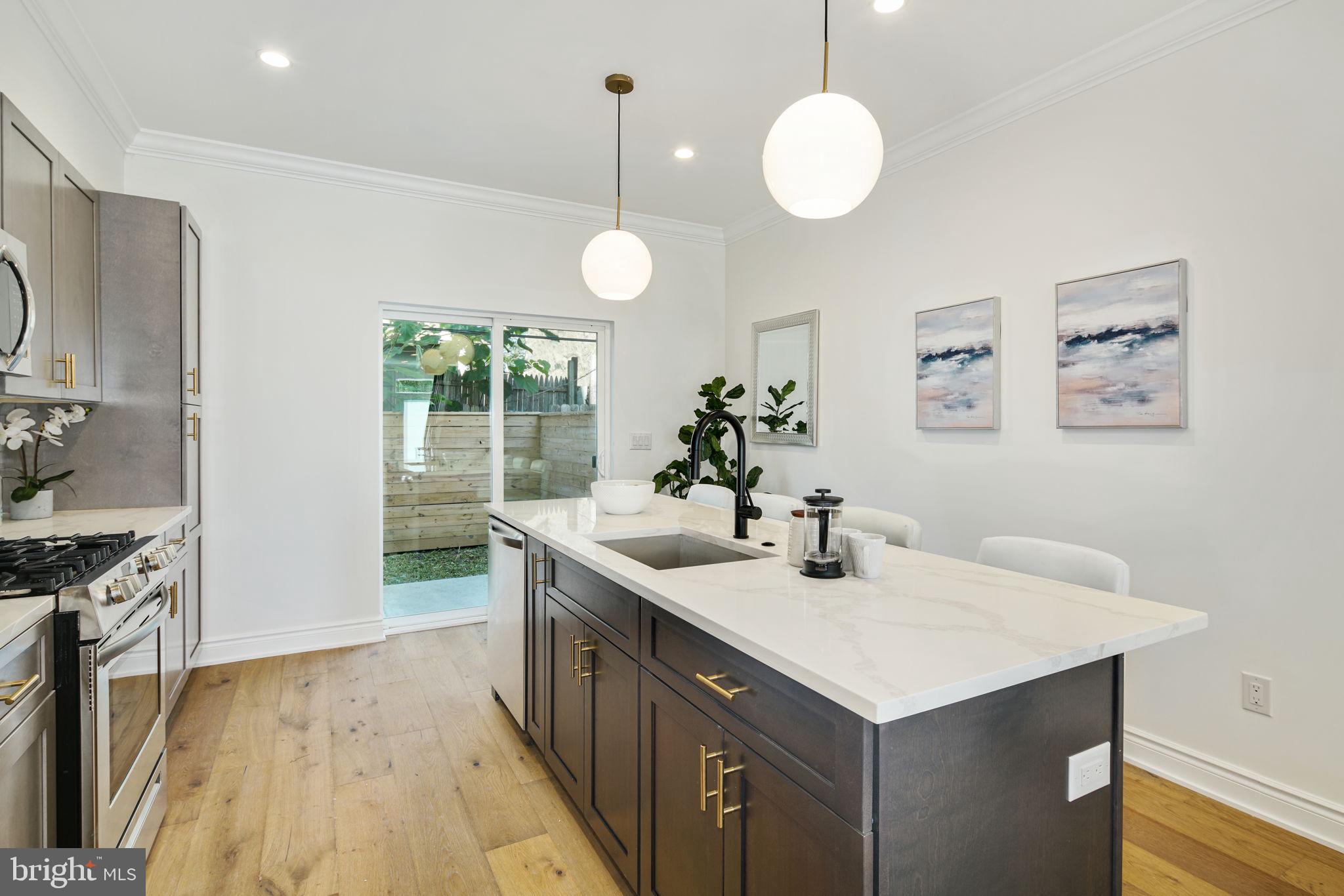 WEST KENSINGTON - Residential