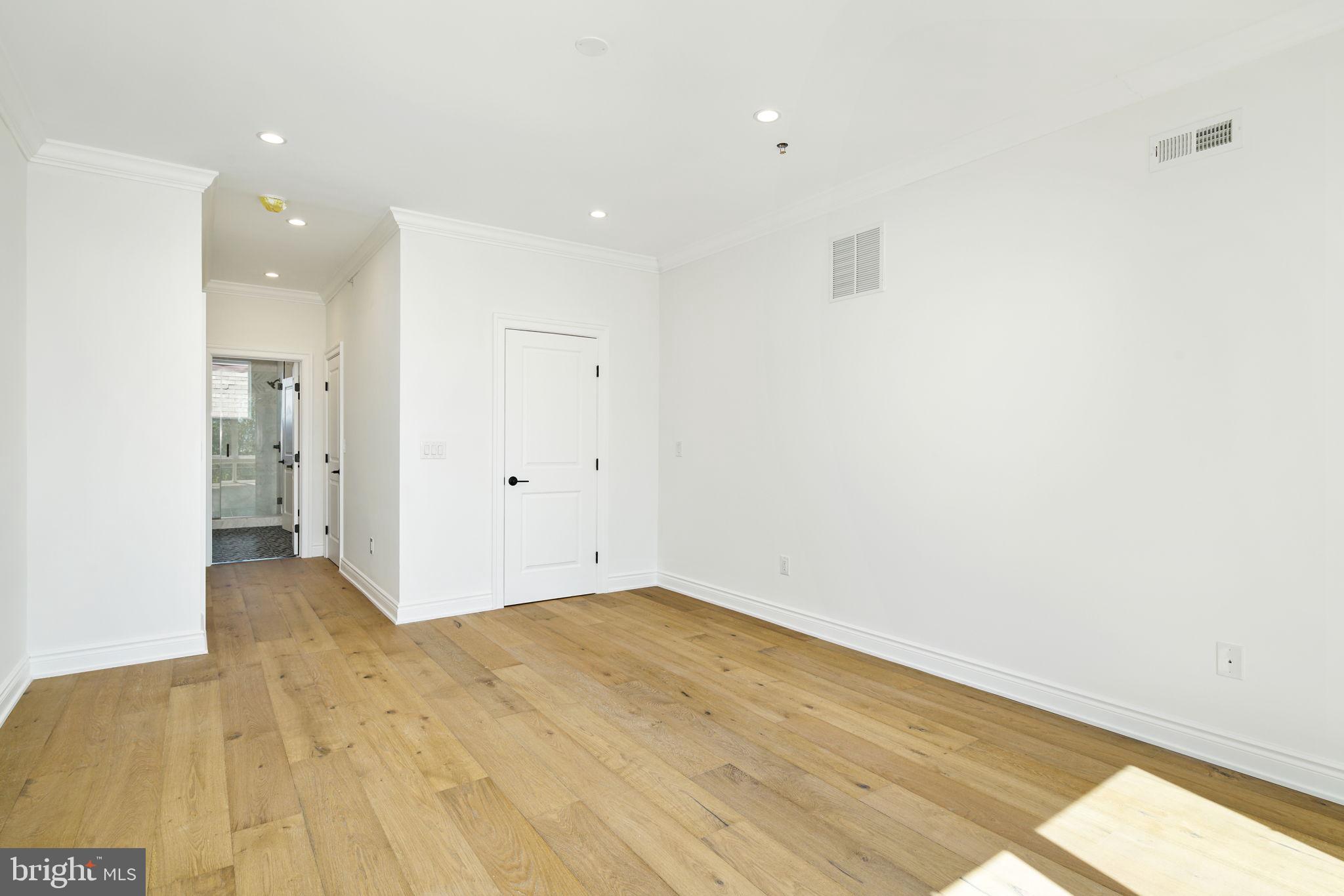 WEST KENSINGTON - Residential