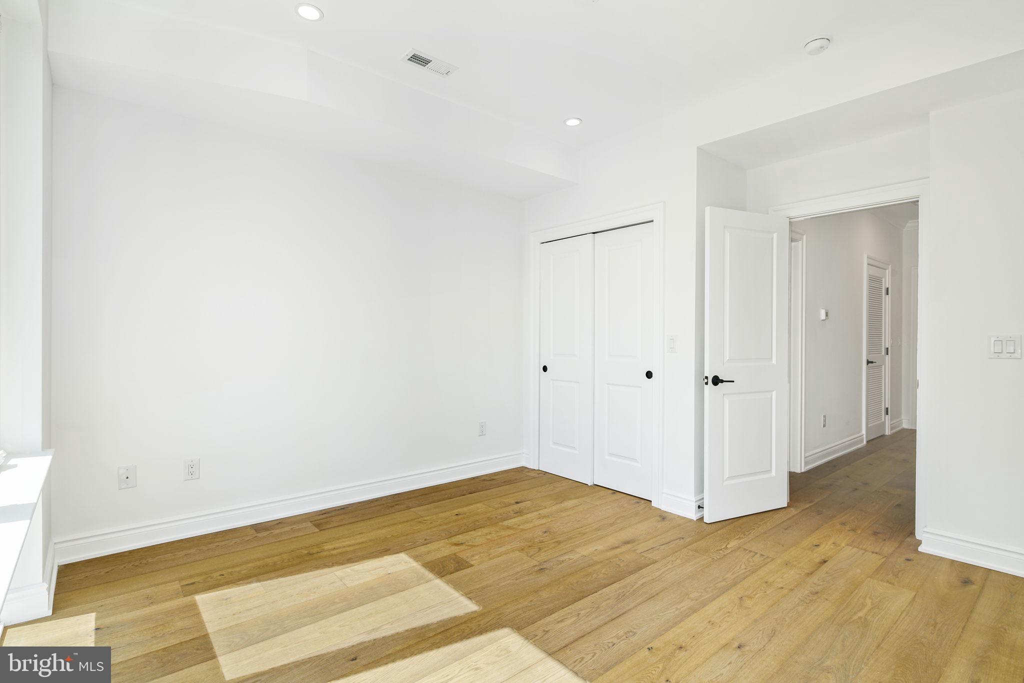 WEST KENSINGTON - Residential