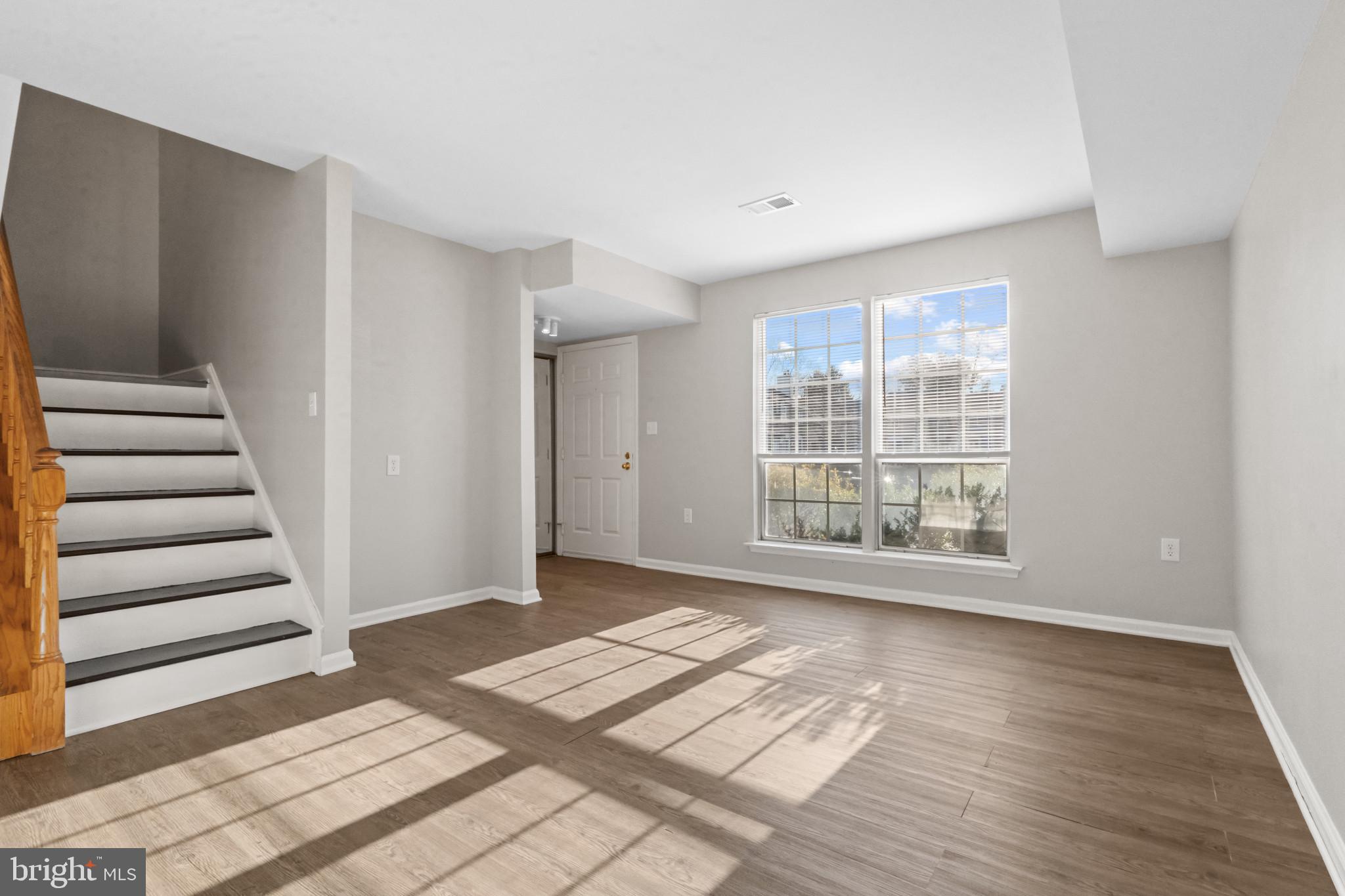 CROGHAN SQUARE - Residential