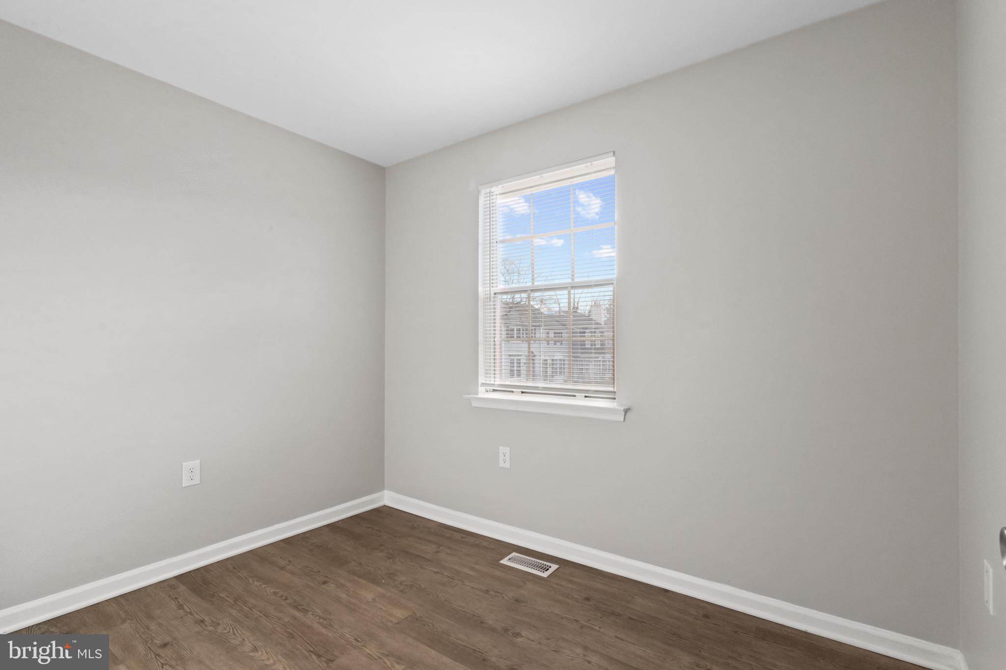 CROGHAN SQUARE - Residential