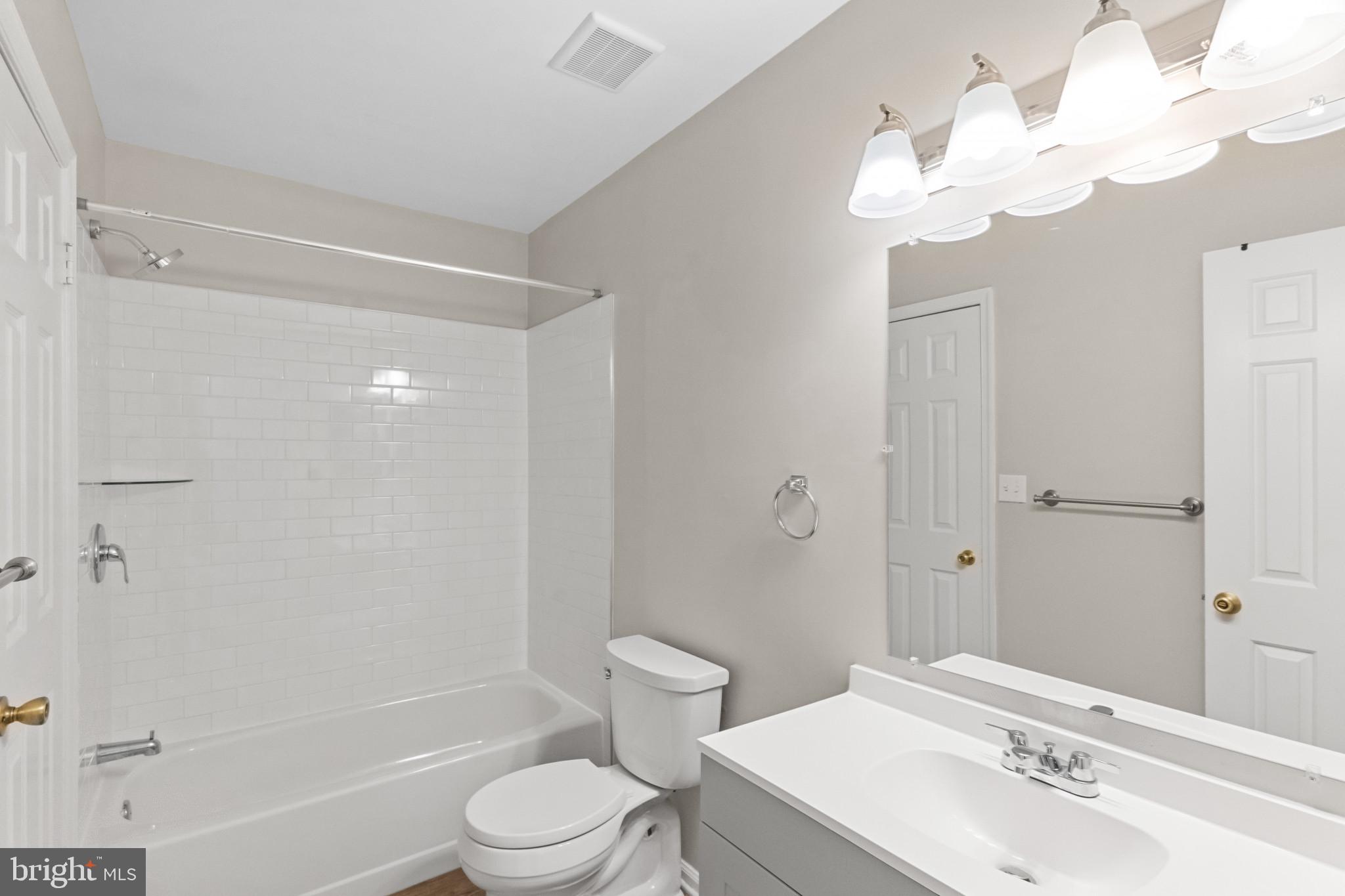 CROGHAN SQUARE - Residential