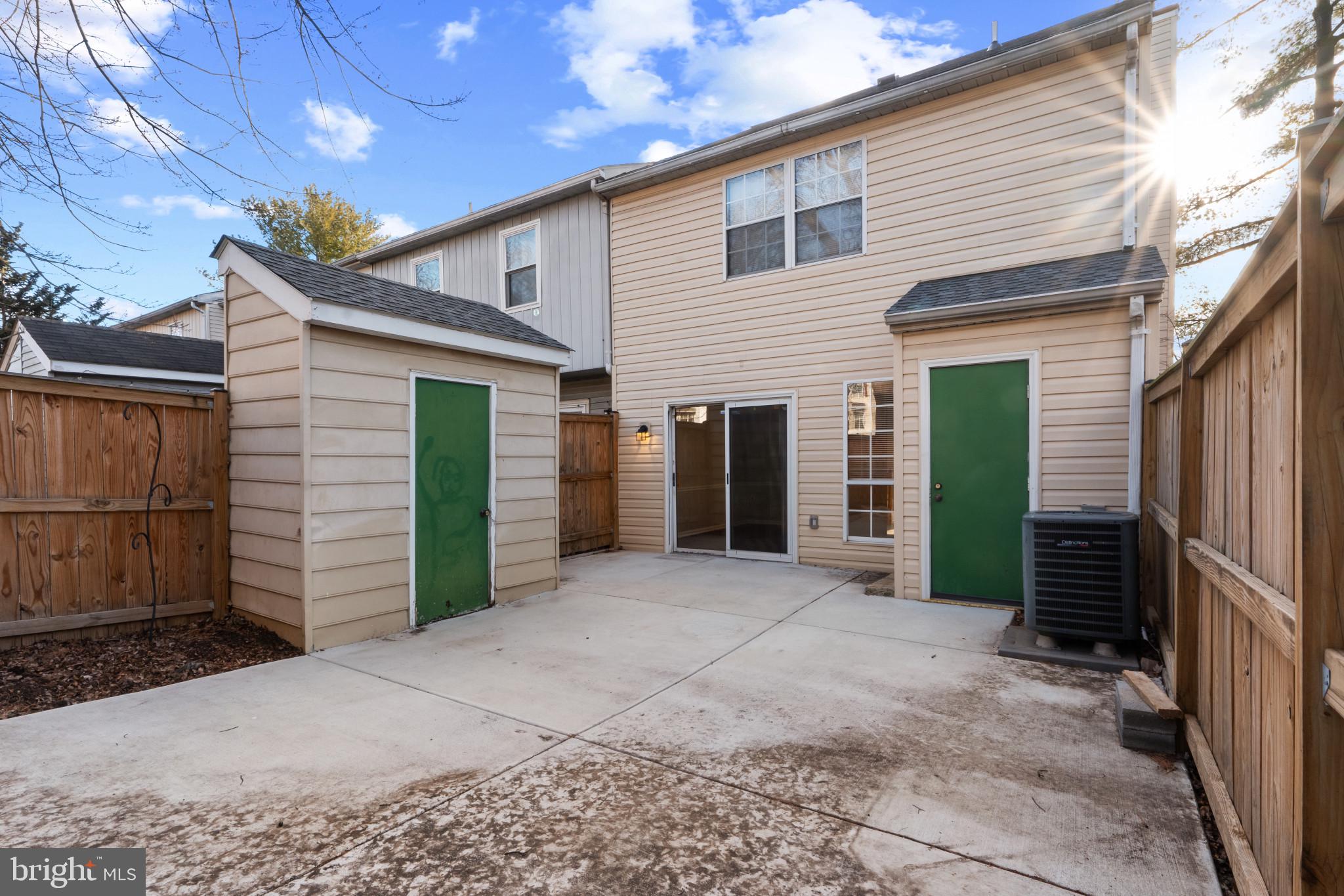 CROGHAN SQUARE - Residential