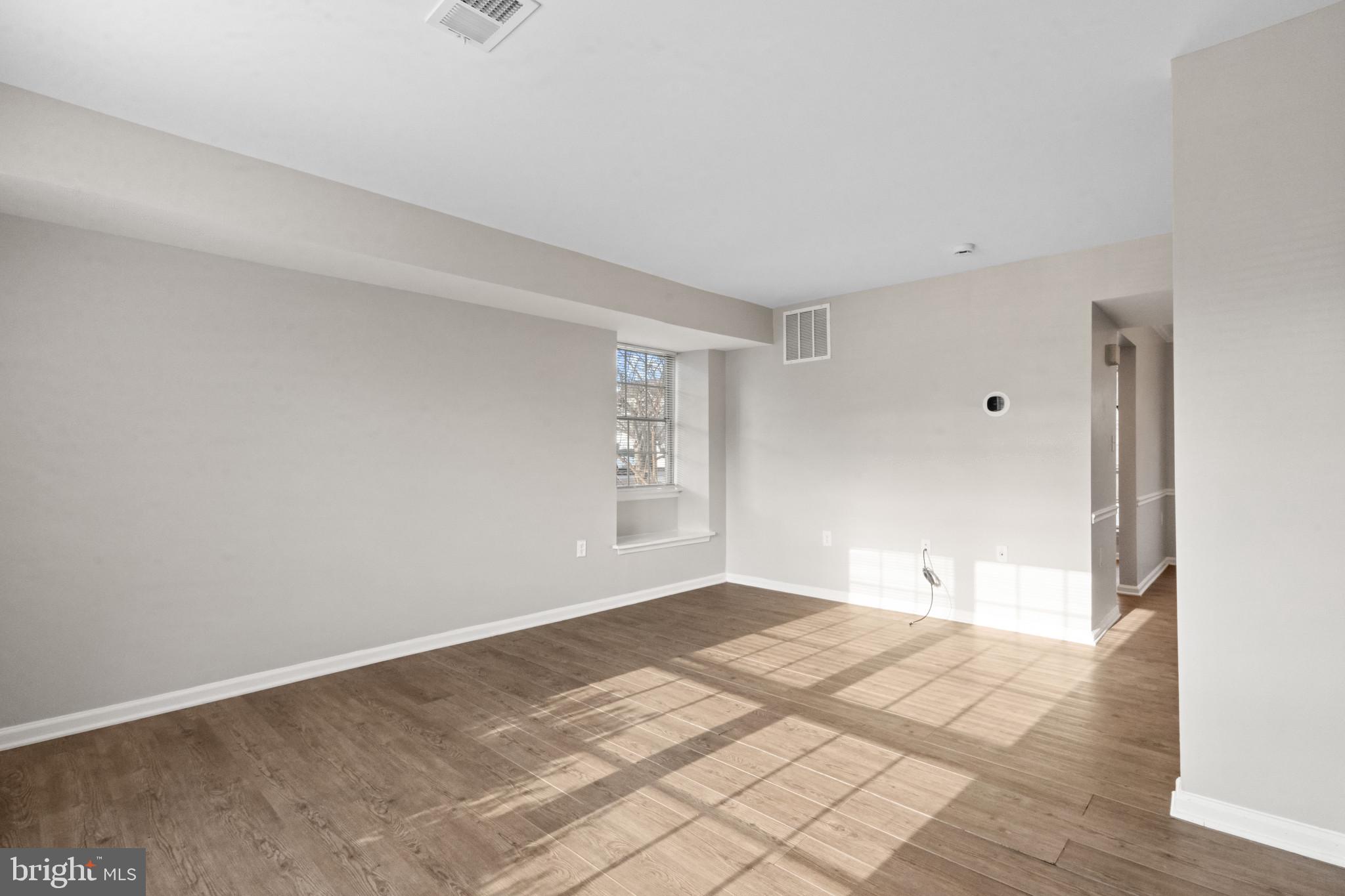 CROGHAN SQUARE - Residential