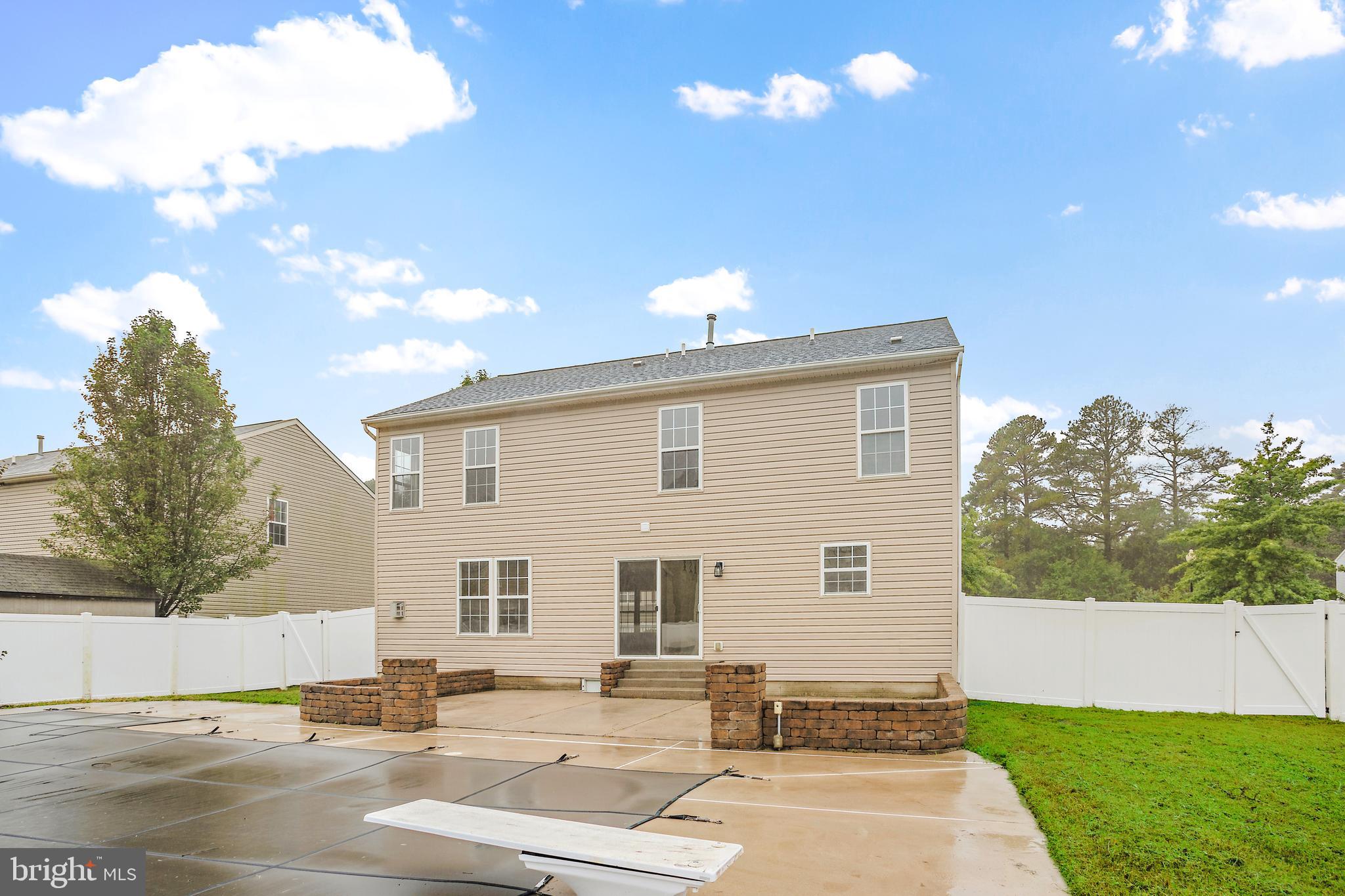 CATTAIL COMMONS - Residential