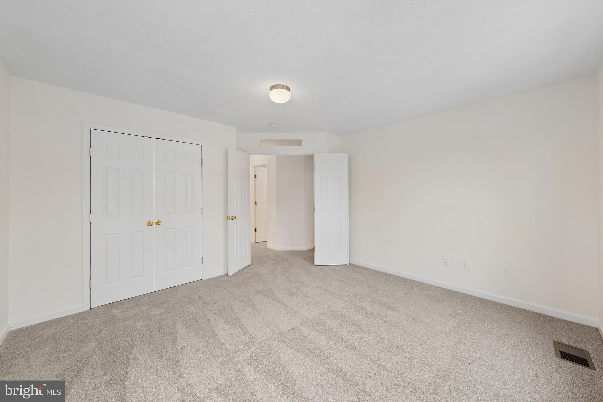 CATTAIL COMMONS - Residential