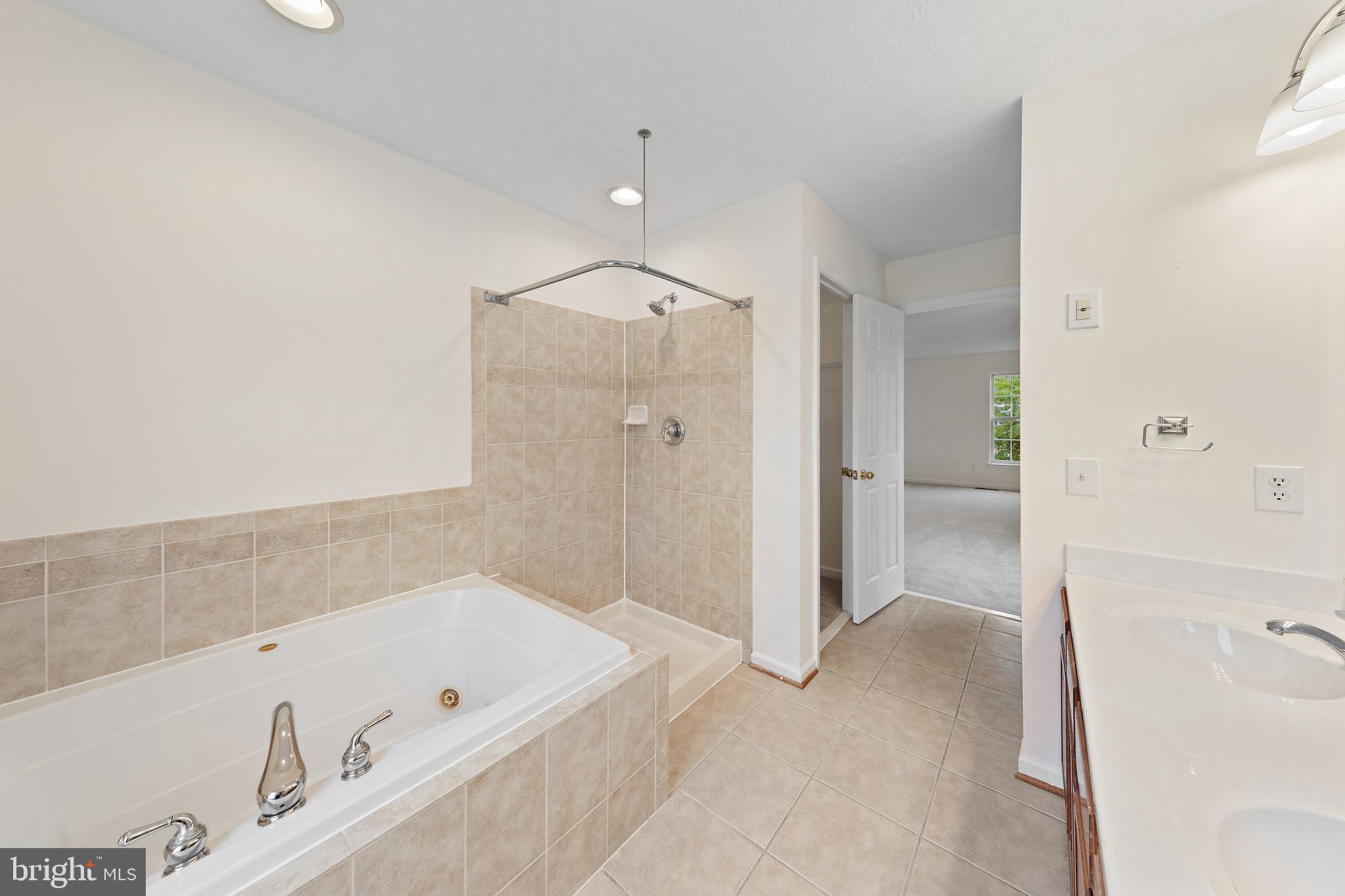 CATTAIL COMMONS - Residential