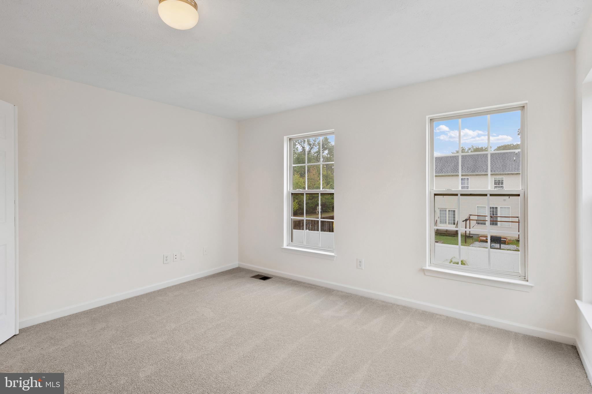 CATTAIL COMMONS - Residential