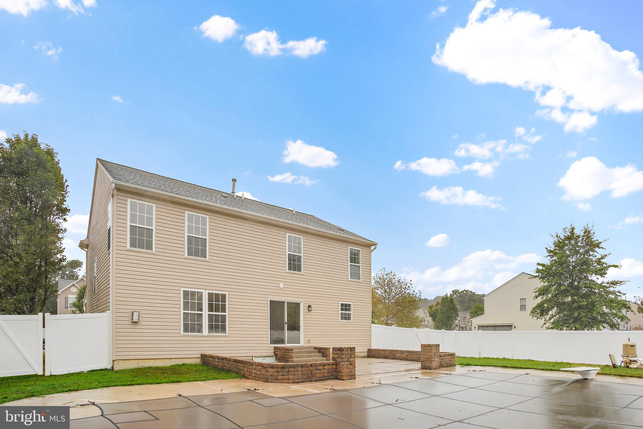 CATTAIL COMMONS - Residential