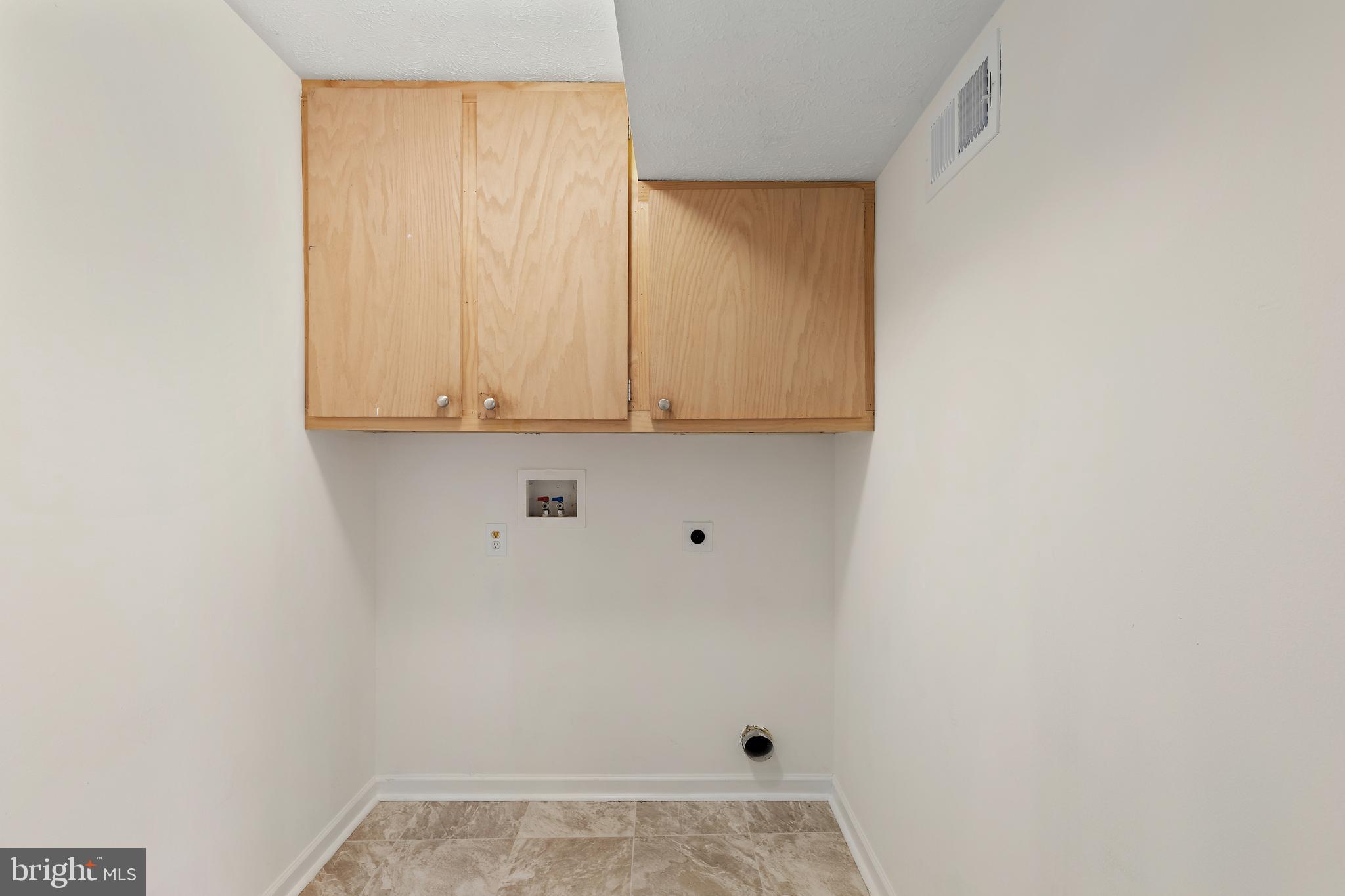 CATTAIL COMMONS - Residential