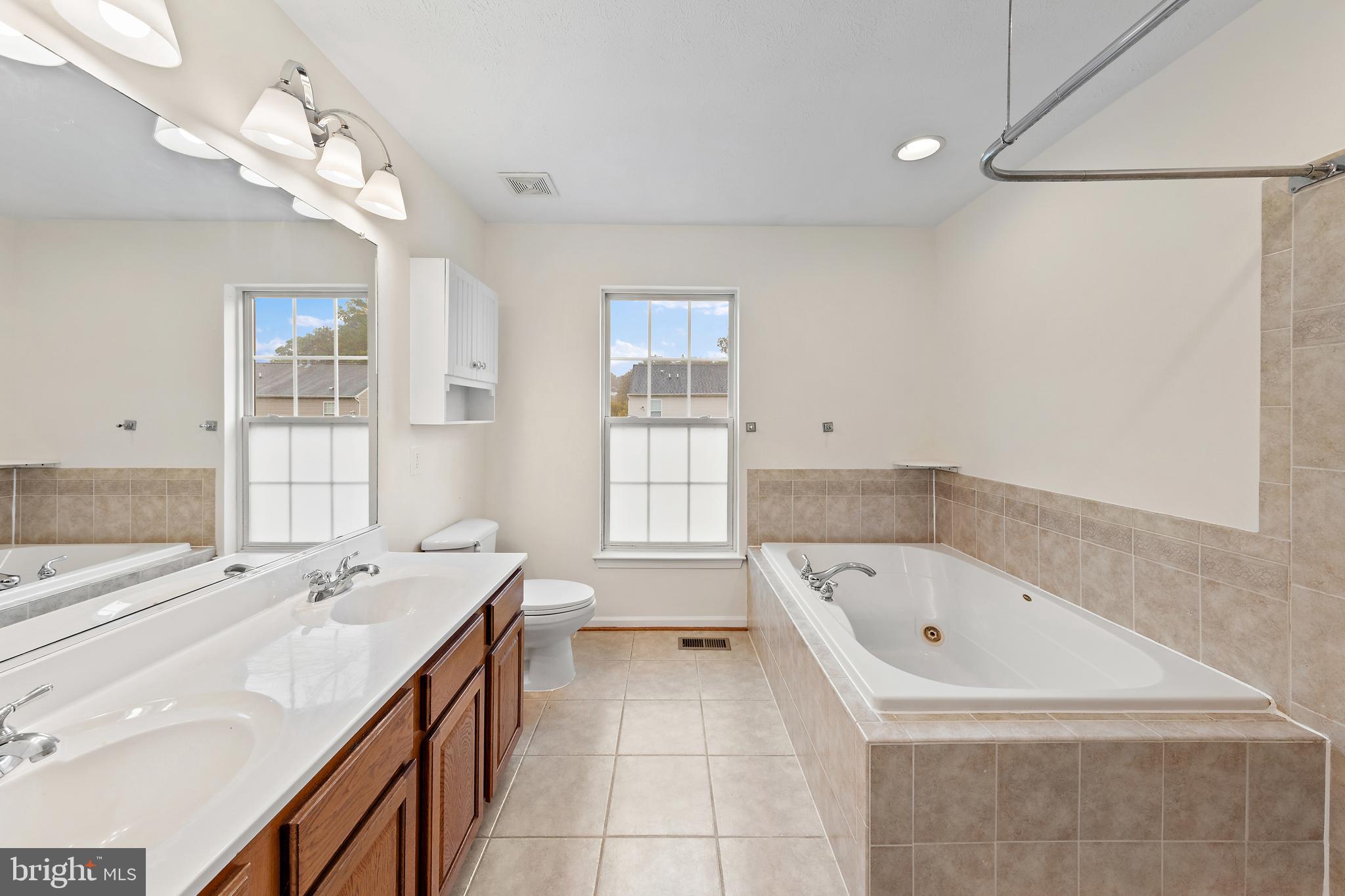 CATTAIL COMMONS - Residential