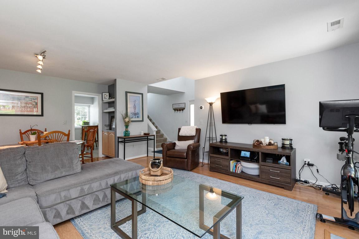 EDGEWOOD GREEN - Residential