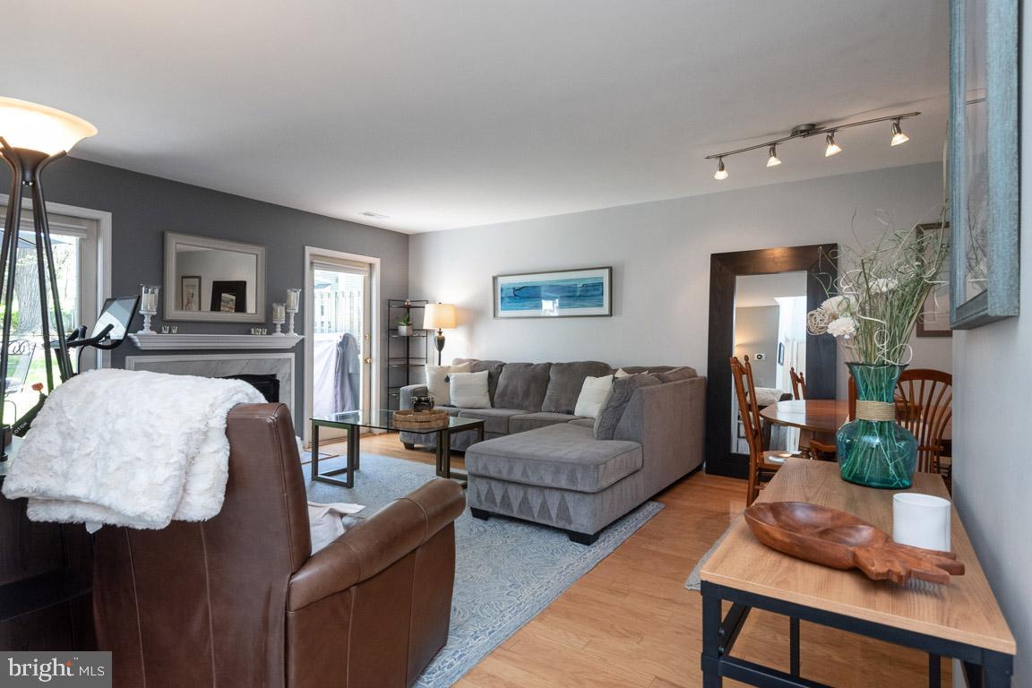 EDGEWOOD GREEN - Residential