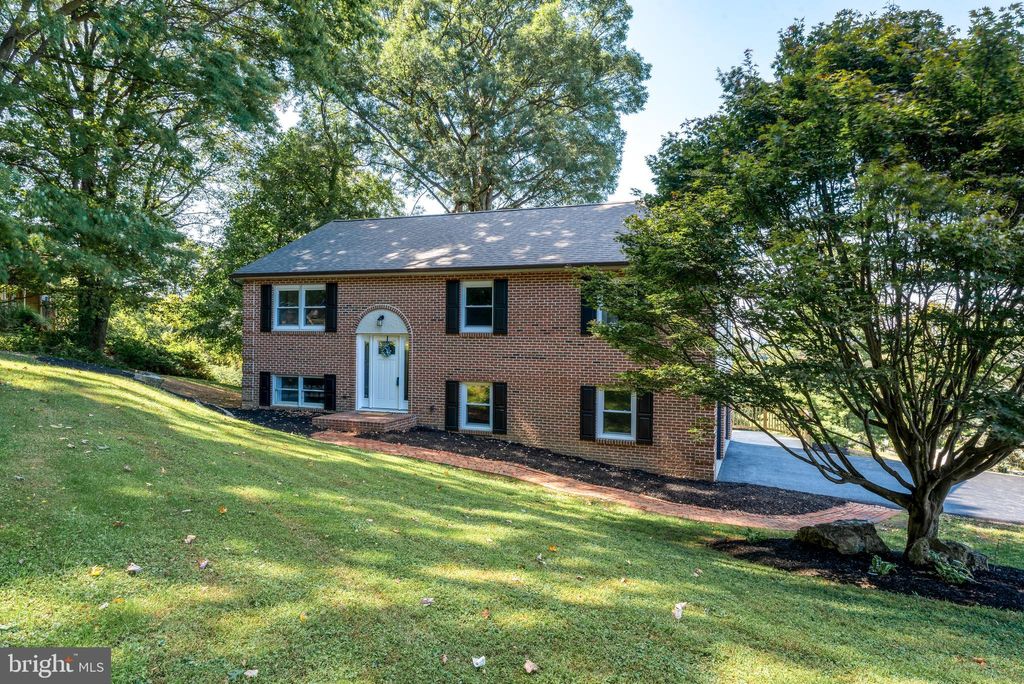 Photo of 4137 Millbrook Road, MOUNT JOY, PA 17552 (MLS # PALA2076208)