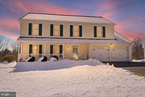 348 BURGUNDY LANE NEWTOWN PA 18940