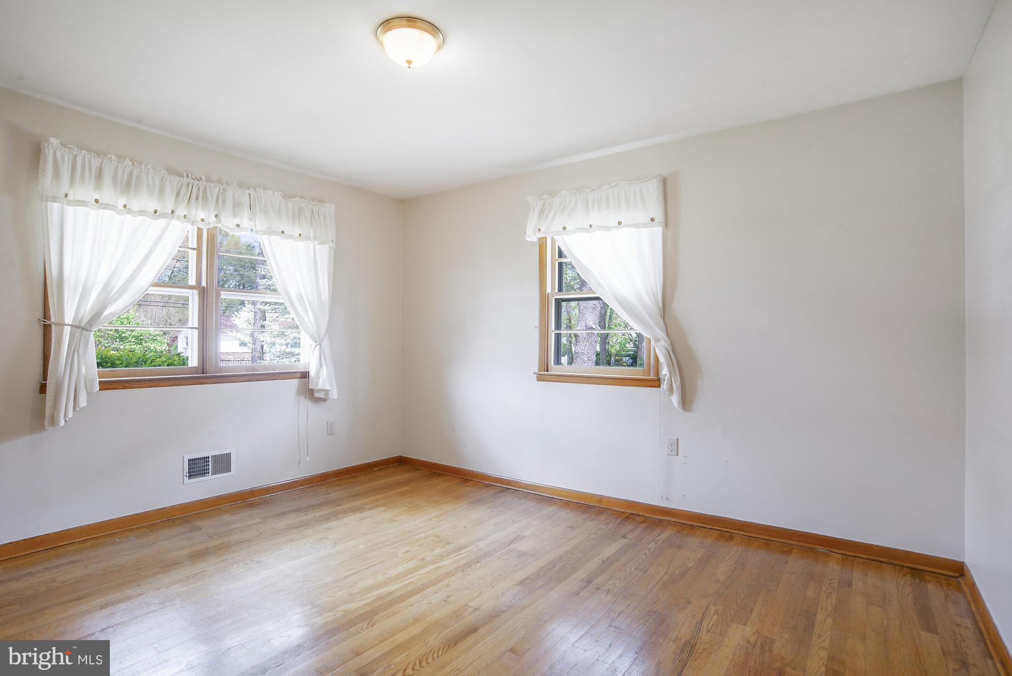 MAGOTHY MANOR - Residential