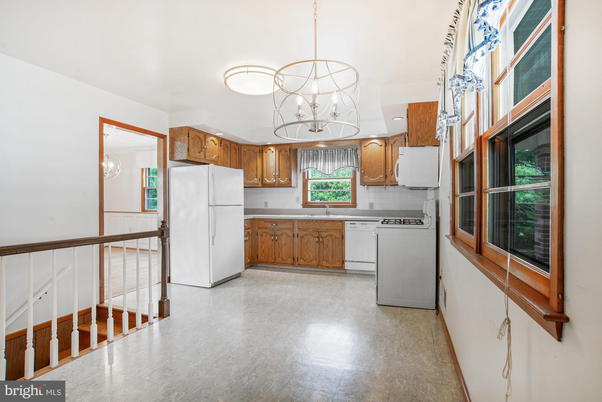 MAGOTHY MANOR - Residential