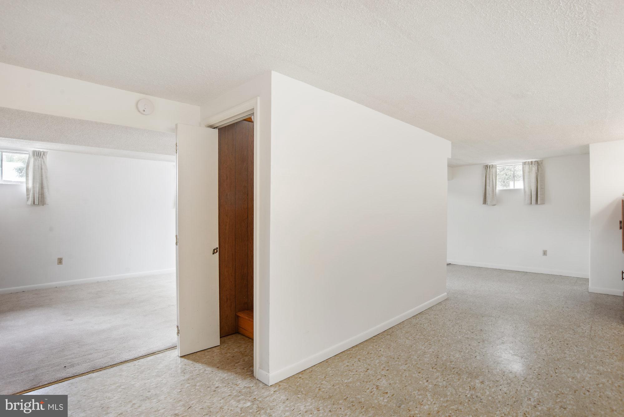 MAGOTHY MANOR - Residential