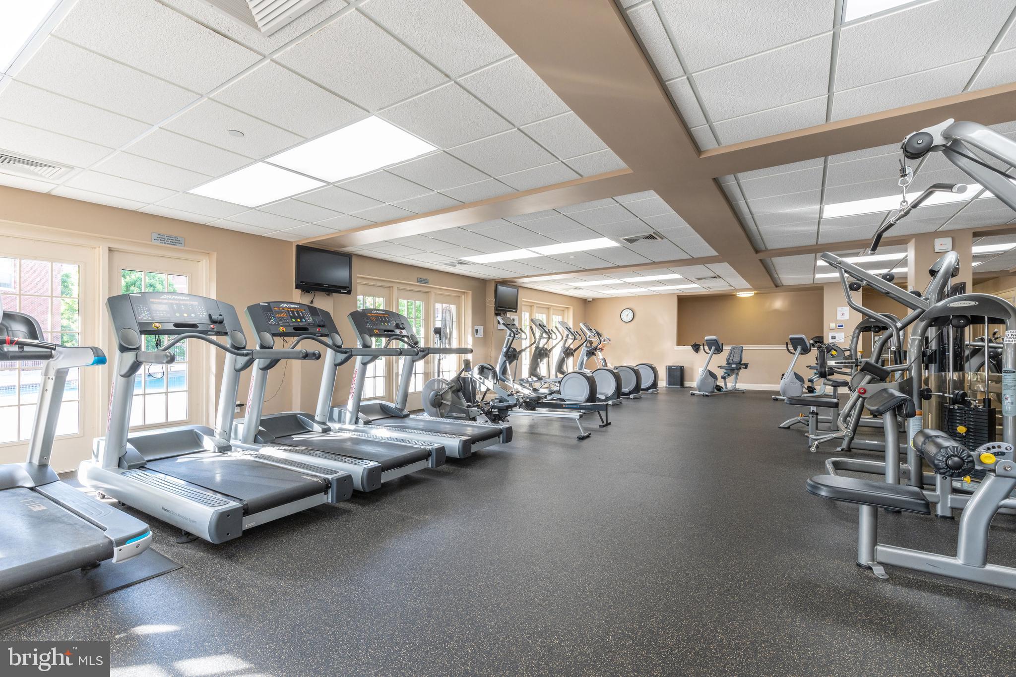 NAVAL SQUARE - Residential