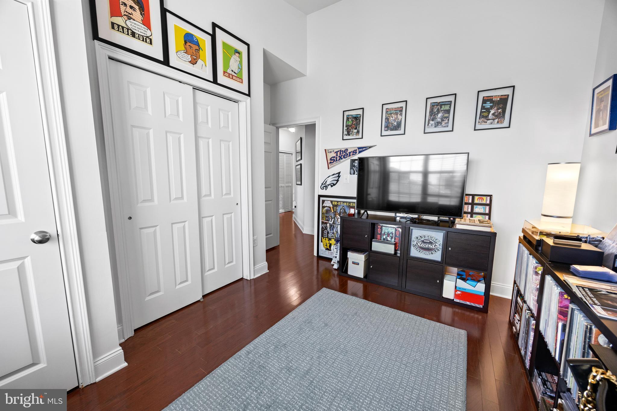 NAVAL SQUARE - Residential