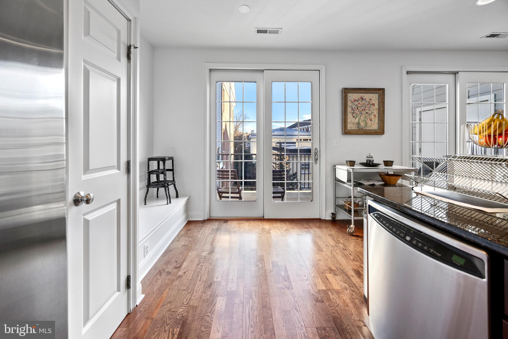 NAVAL SQUARE - Residential