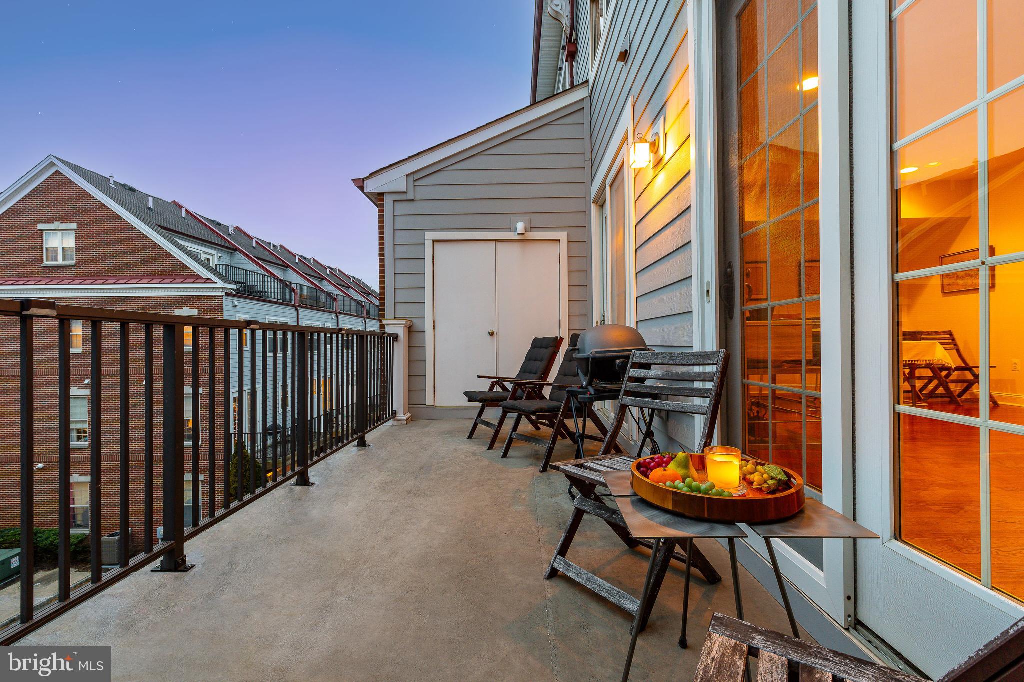 NAVAL SQUARE - Residential