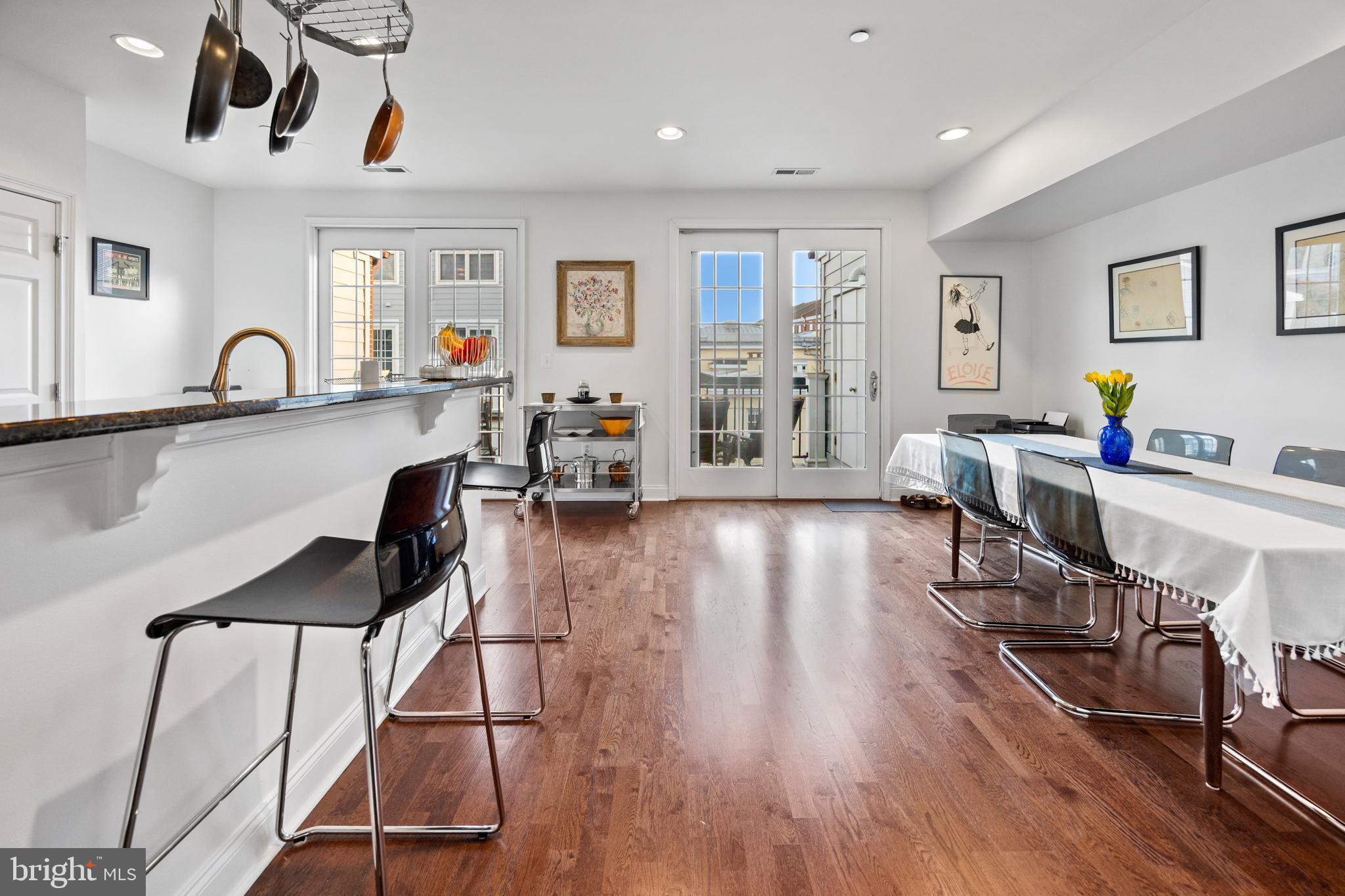 NAVAL SQUARE - Residential