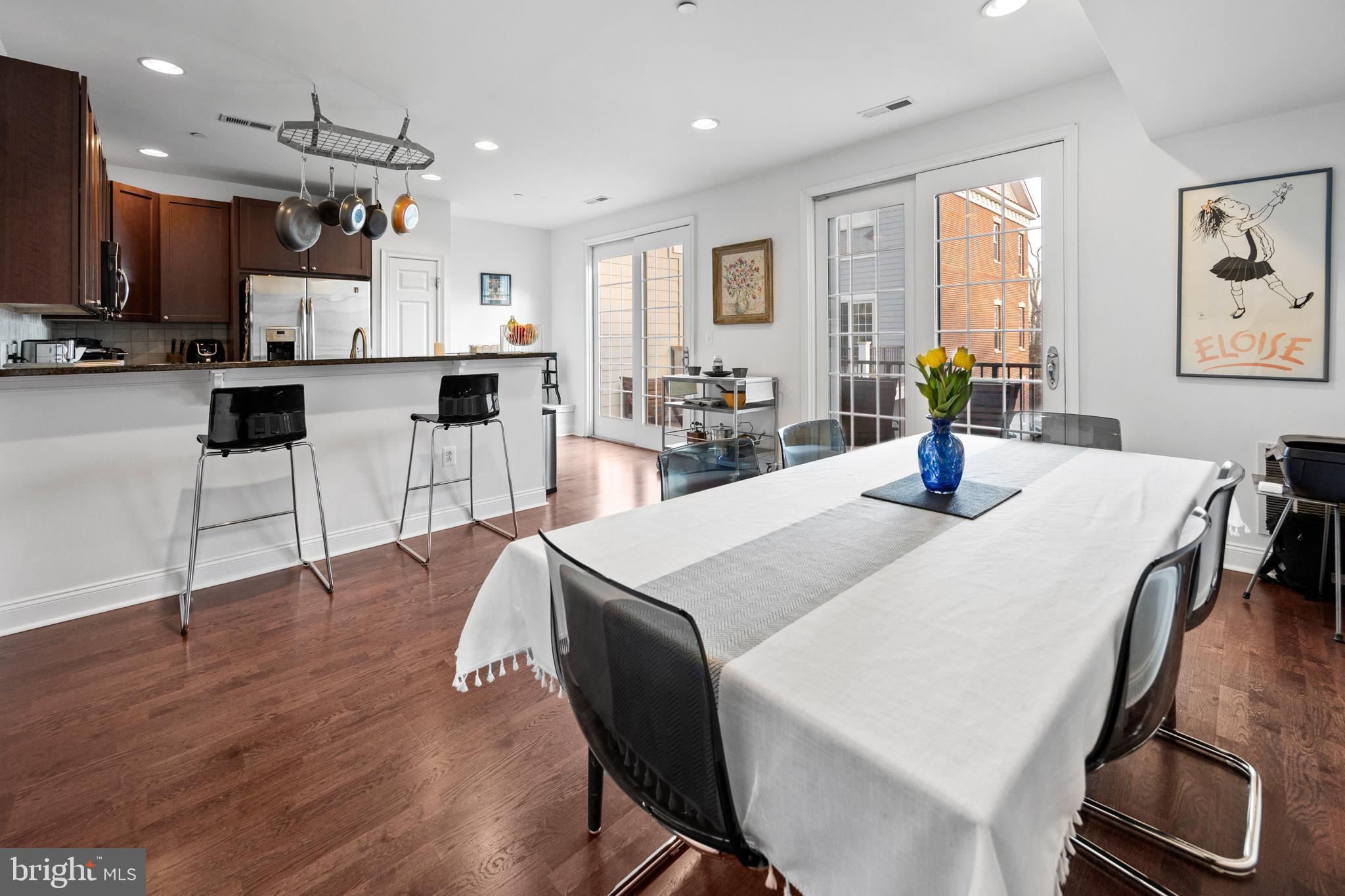 NAVAL SQUARE - Residential