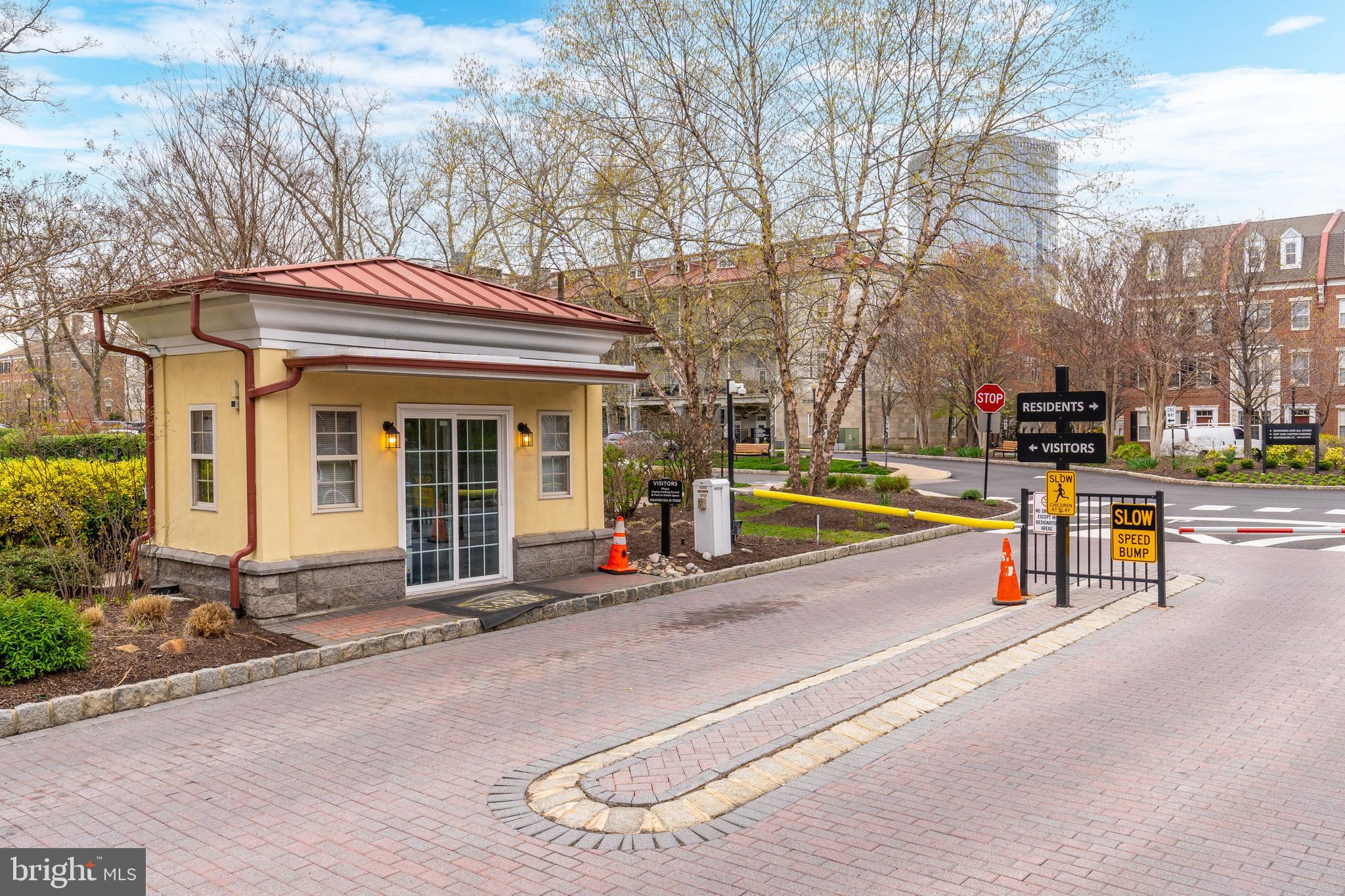 NAVAL SQUARE - Residential