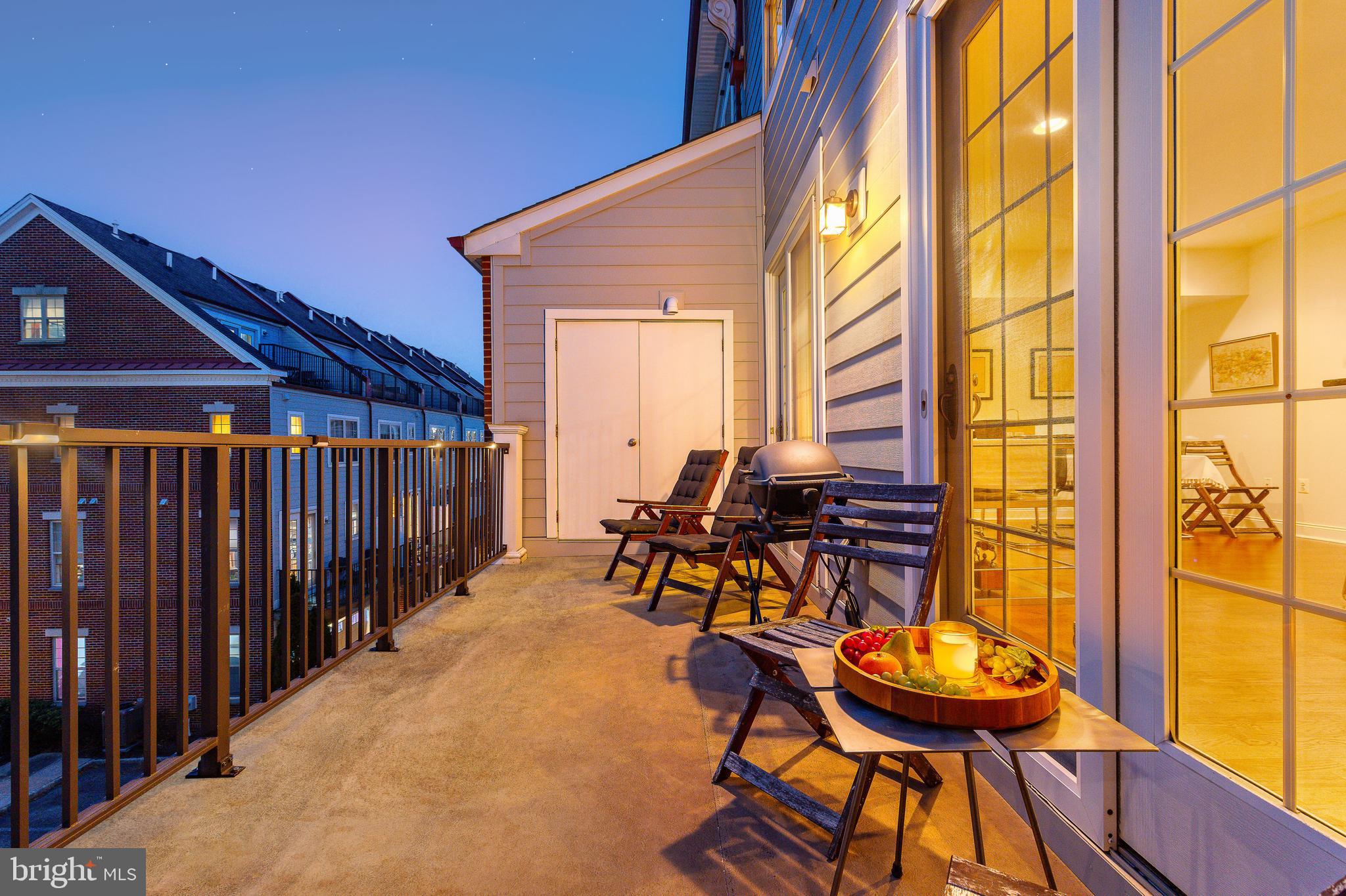 NAVAL SQUARE - Residential