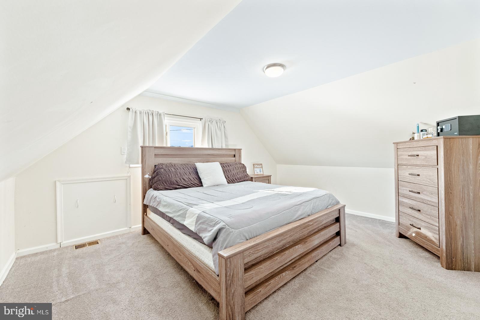 LEVITTOWN - Residential