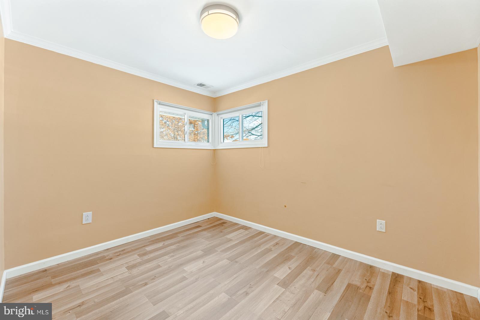 LEVITTOWN - Residential