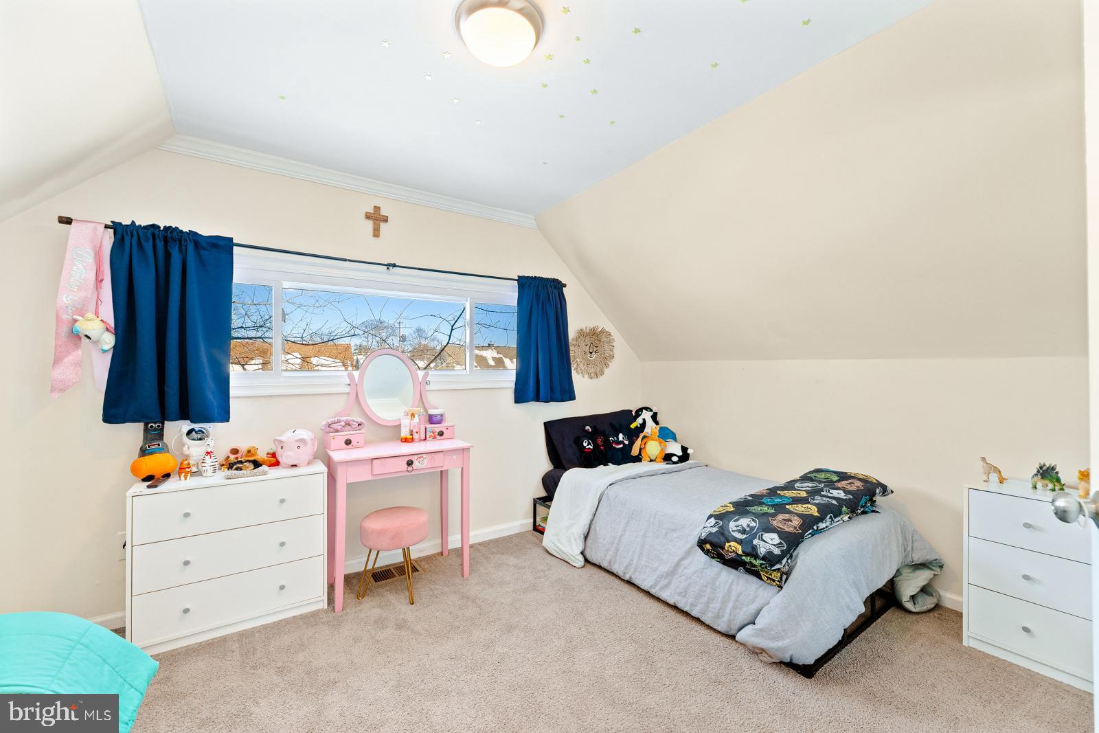 LEVITTOWN - Residential