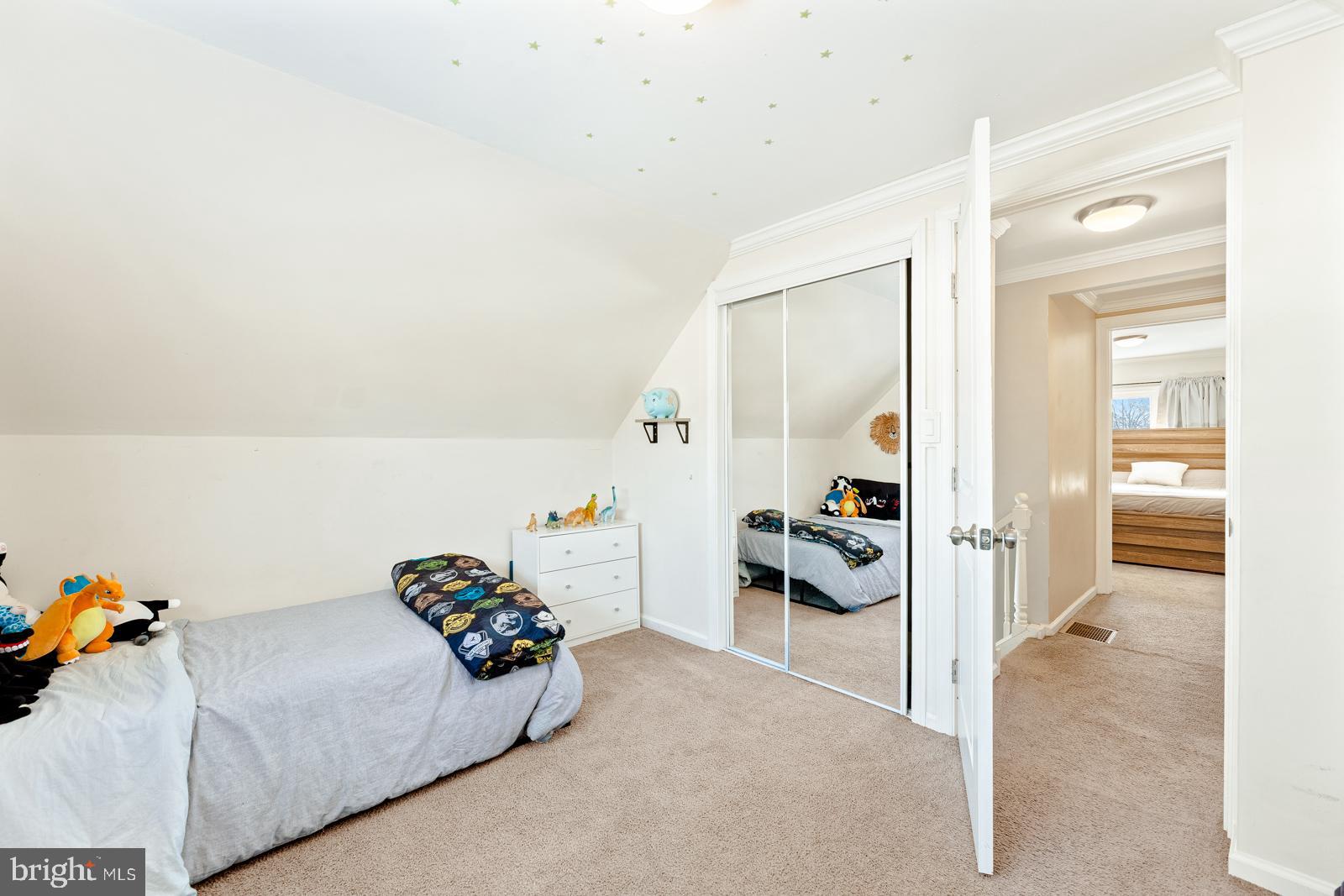 LEVITTOWN - Residential