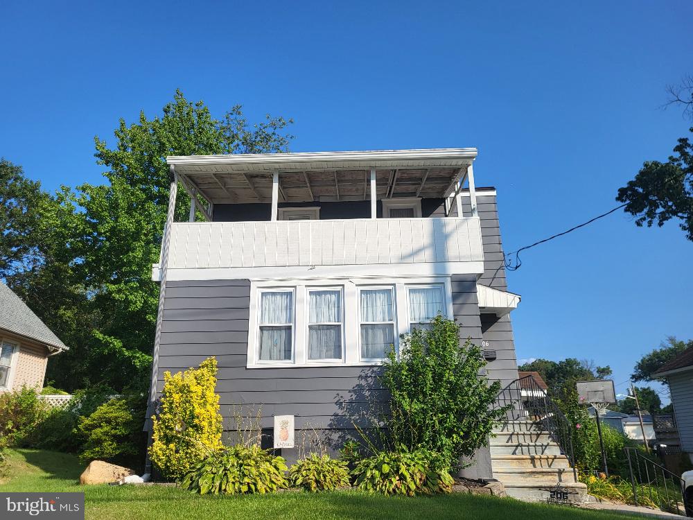 206 E CENTER AVENUE