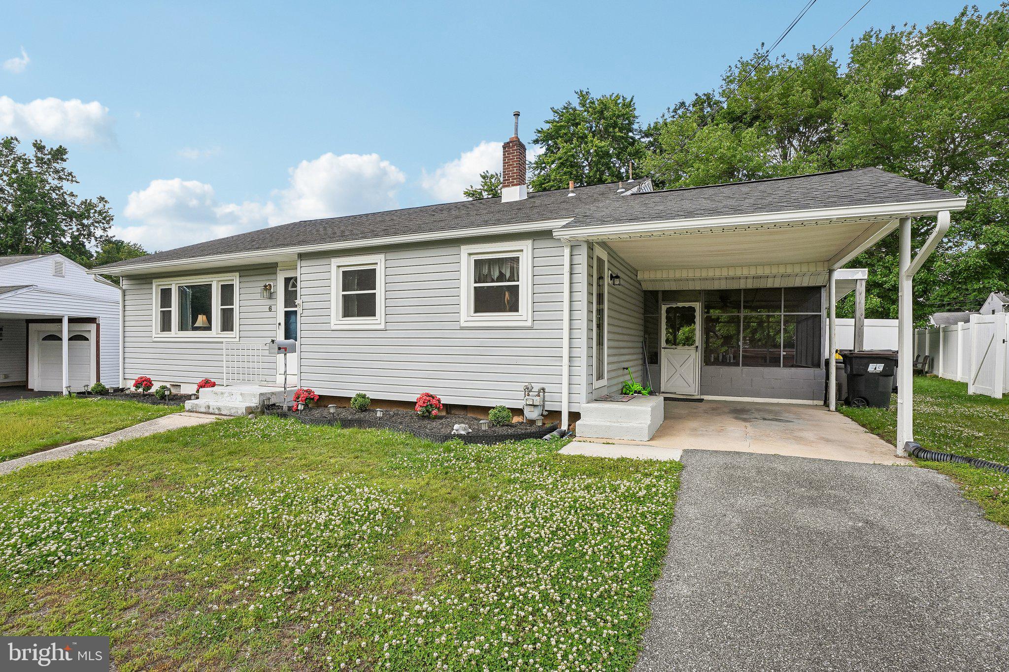 6 GRANVILLE LANE